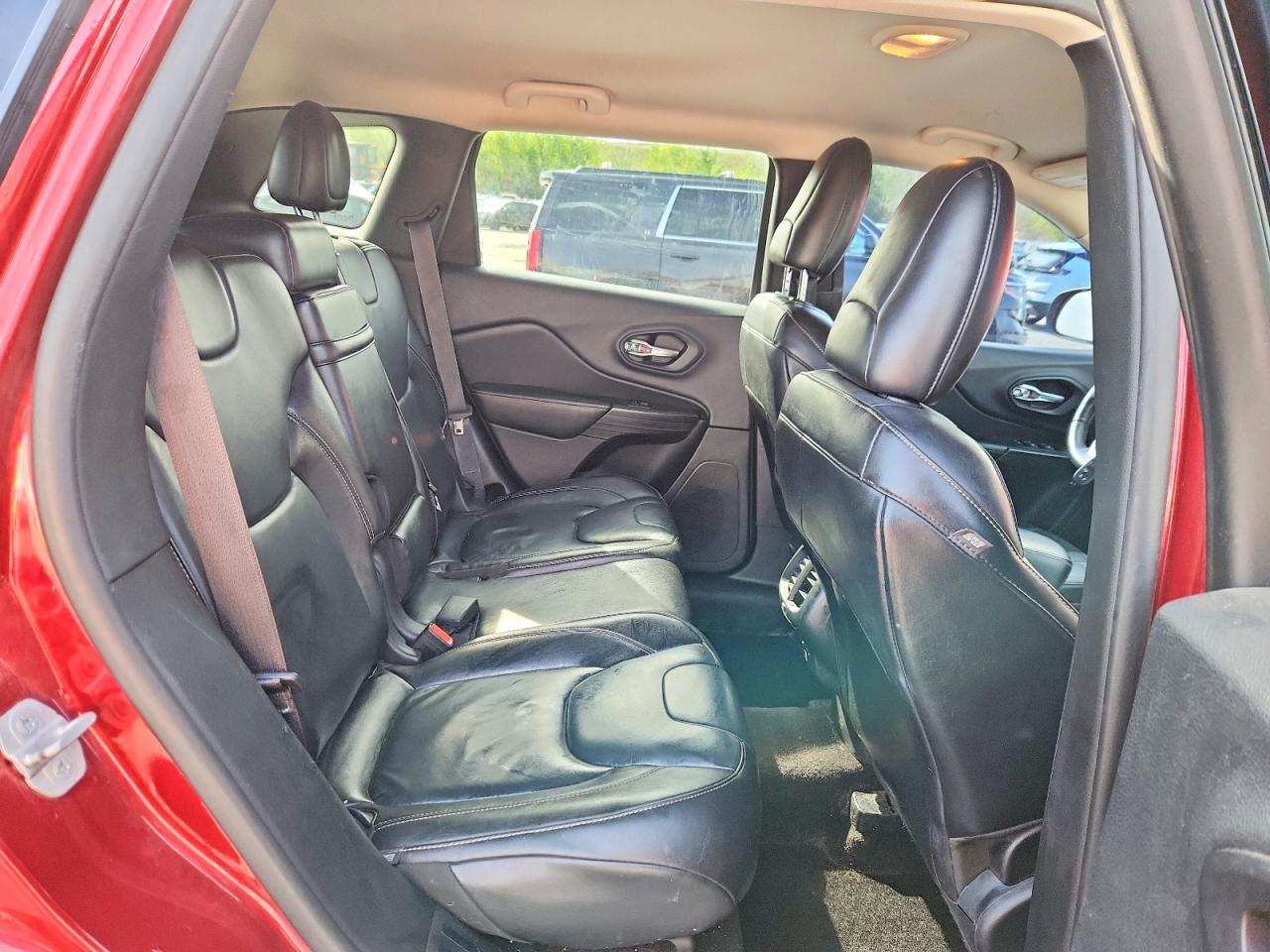 2015 Jeep Cherokee Limited Red vin: 1C4PJMDS2FW500875