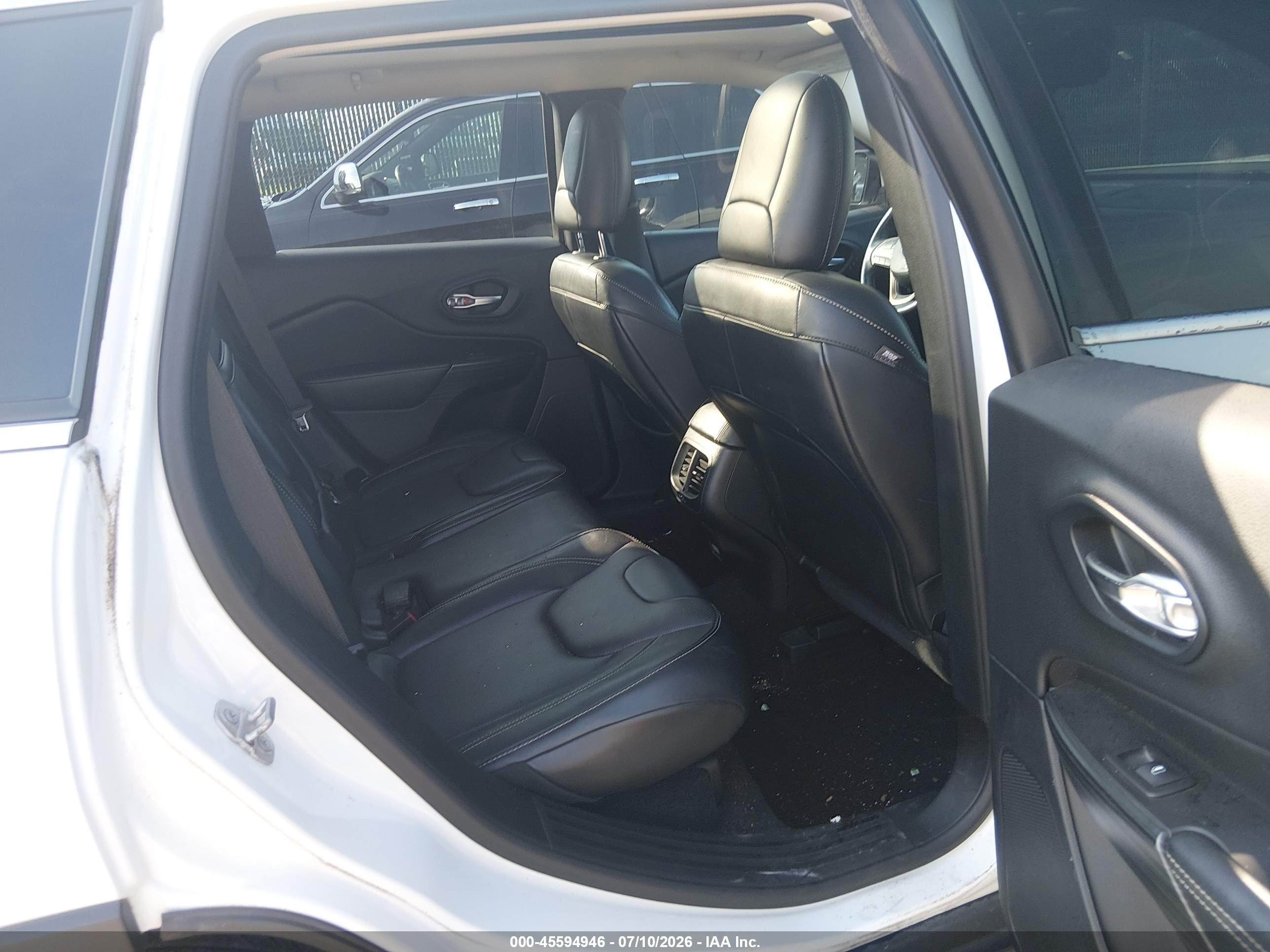 2015 Jeep Cherokee Limited White vin: 1C4PJMDS2FW502433