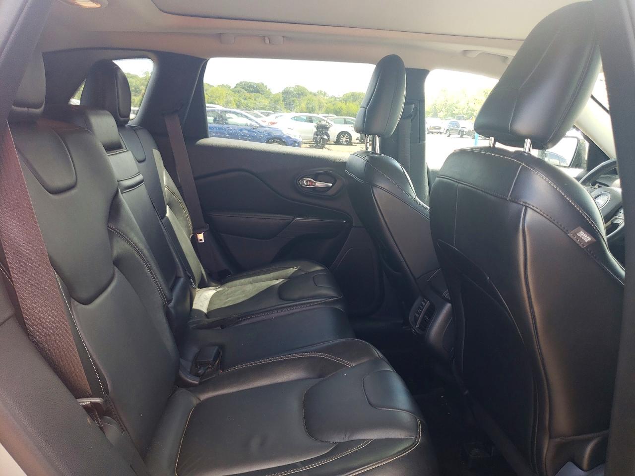 2015 Jeep Cherokee Limited Silver vin: 1C4PJMDS2FW582218