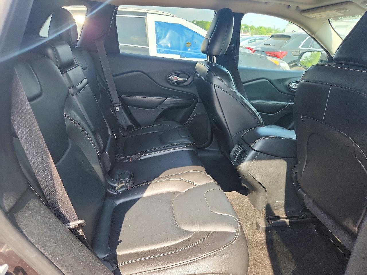 2015 Jeep Cherokee Limited Черный vin: 1C4PJMDS2FW654079
