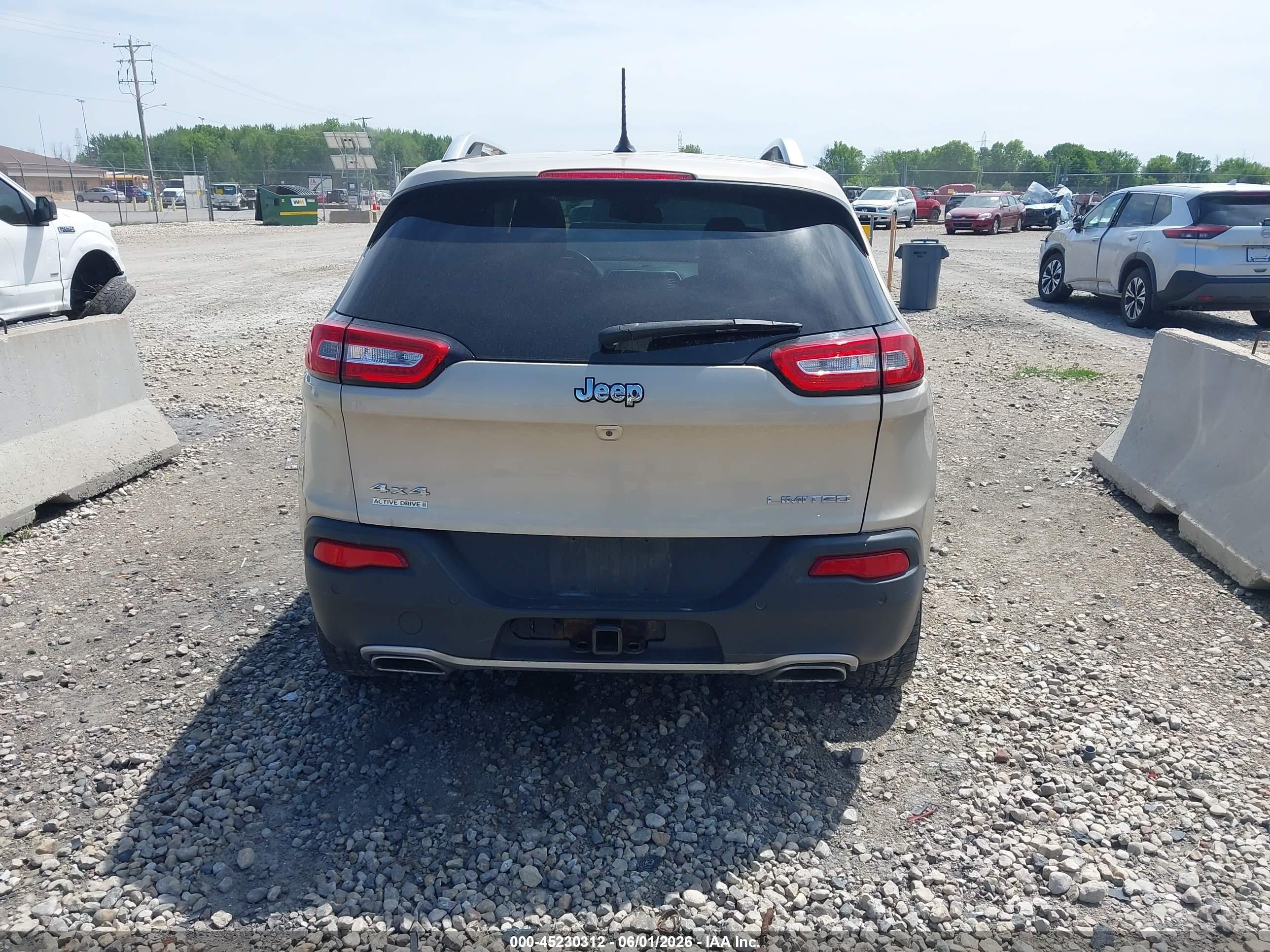 2015 Jeep Cherokee Limited Gold vin: 1C4PJMDS3FW558297