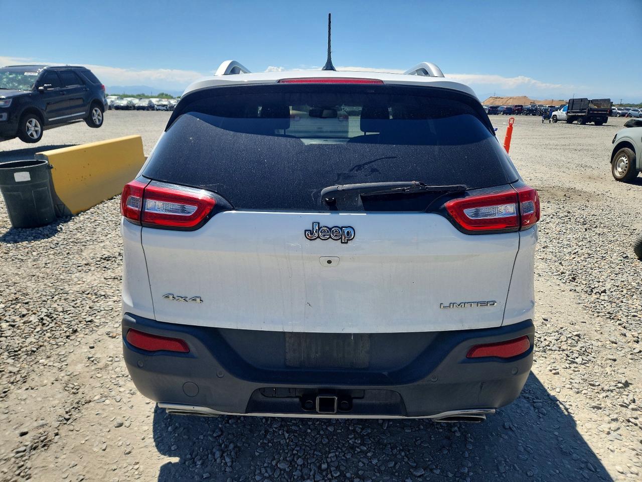 2015 Jeep Cherokee Limited White vin: 1C4PJMDS3FW752375