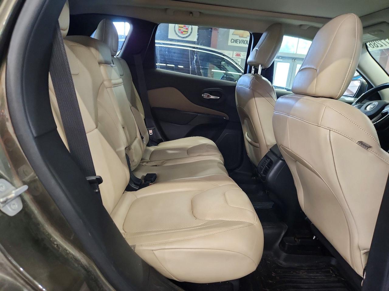 2015 Jeep Cherokee Limited Зеленый vin: 1C4PJMDS4FW567669