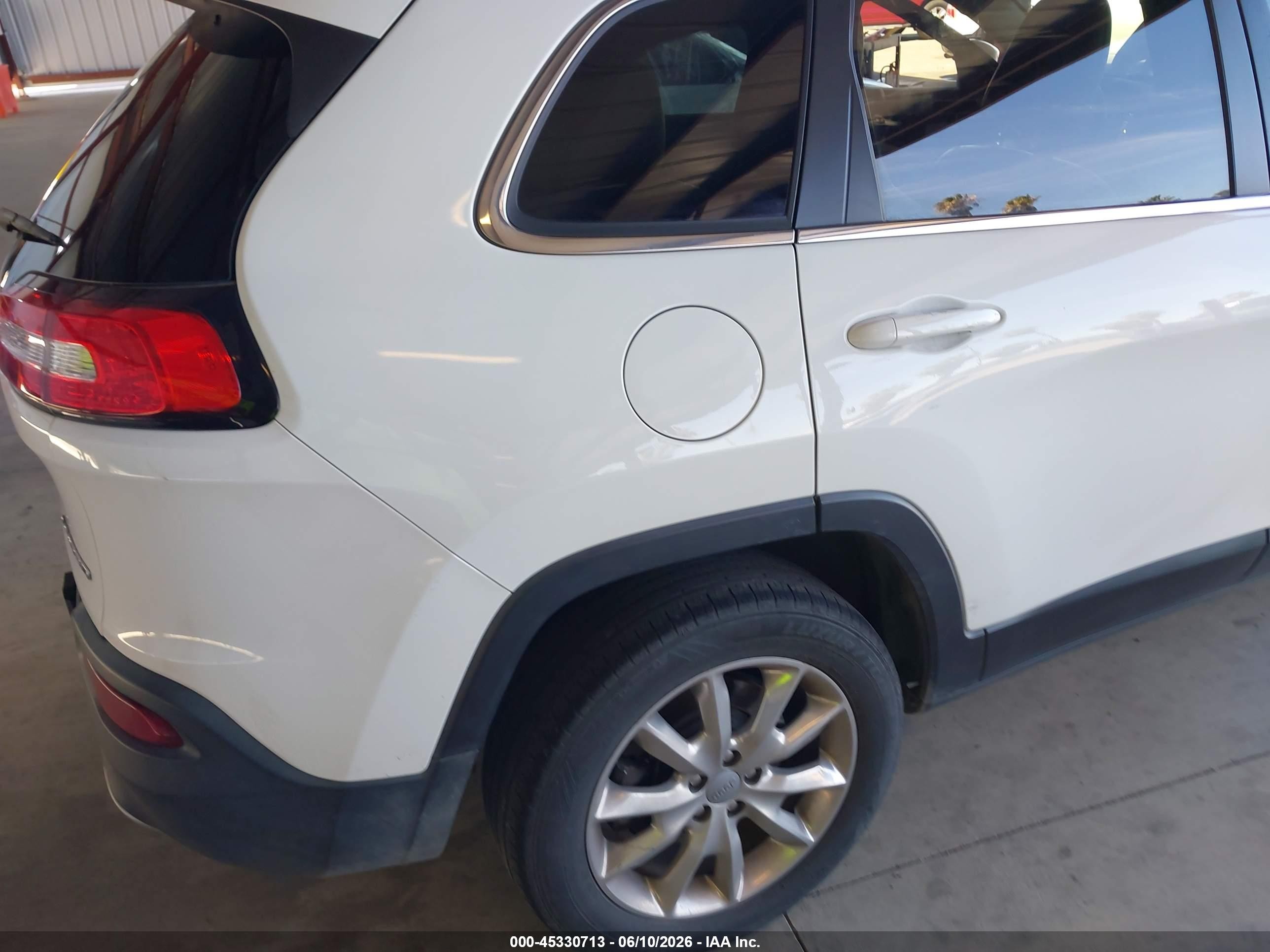2015 Jeep Cherokee Limited White vin: 1C4PJMDS4FW647053