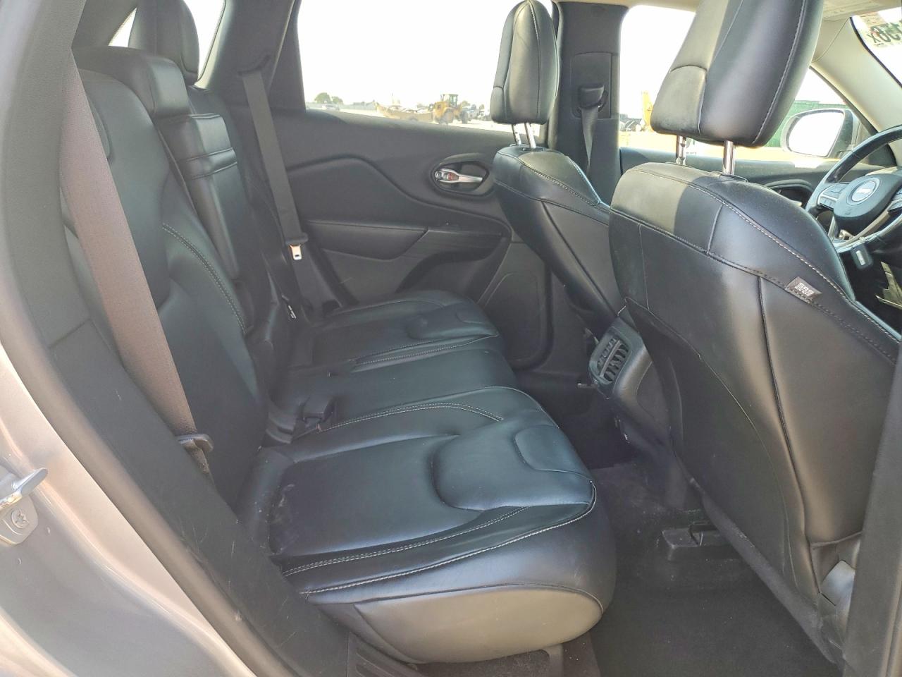 2015 Jeep Cherokee Limited Серебряный vin: 1C4PJMDS4FW697922