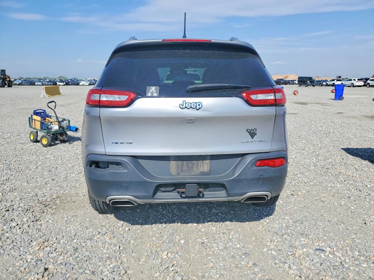 2015 Jeep Cherokee Limited Серебряный vin: 1C4PJMDS4FW697922