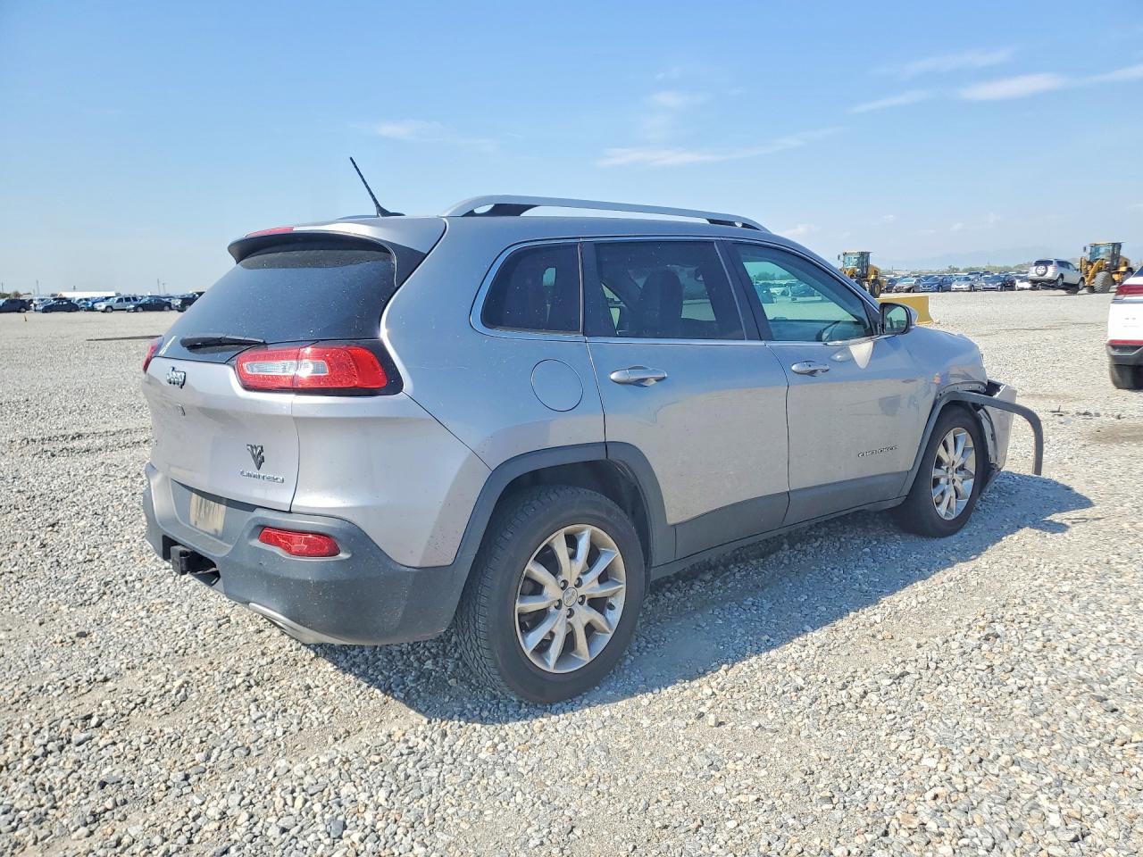 2015 Jeep Cherokee Limited Серебряный vin: 1C4PJMDS4FW697922