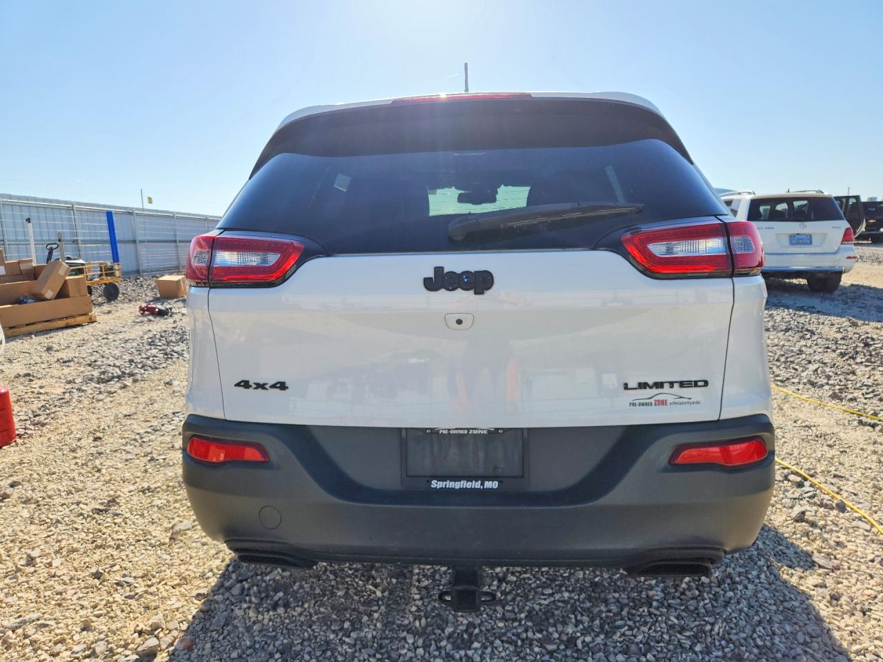 2015 Jeep Cherke Ltd White vin: 1C4PJMDS4FW778208