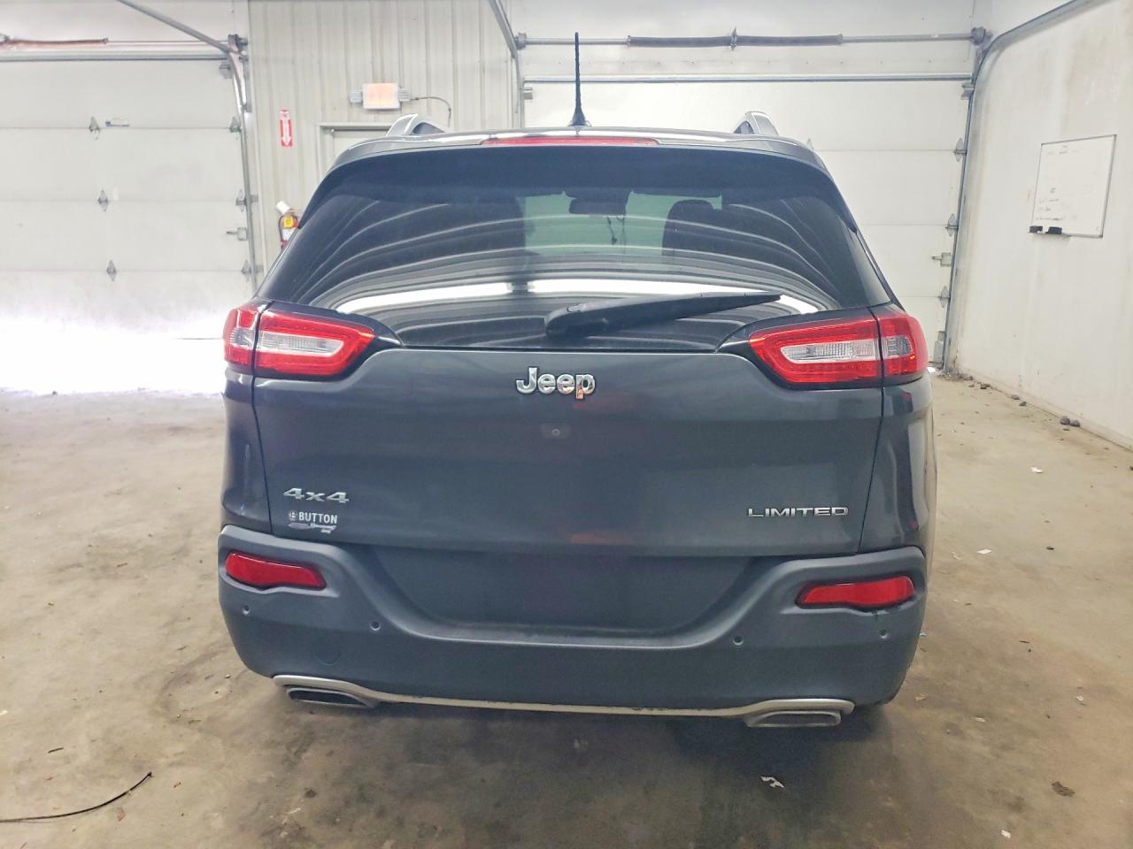 2015 Jeep Cherokee Limited Silver vin: 1C4PJMDS6FW660158