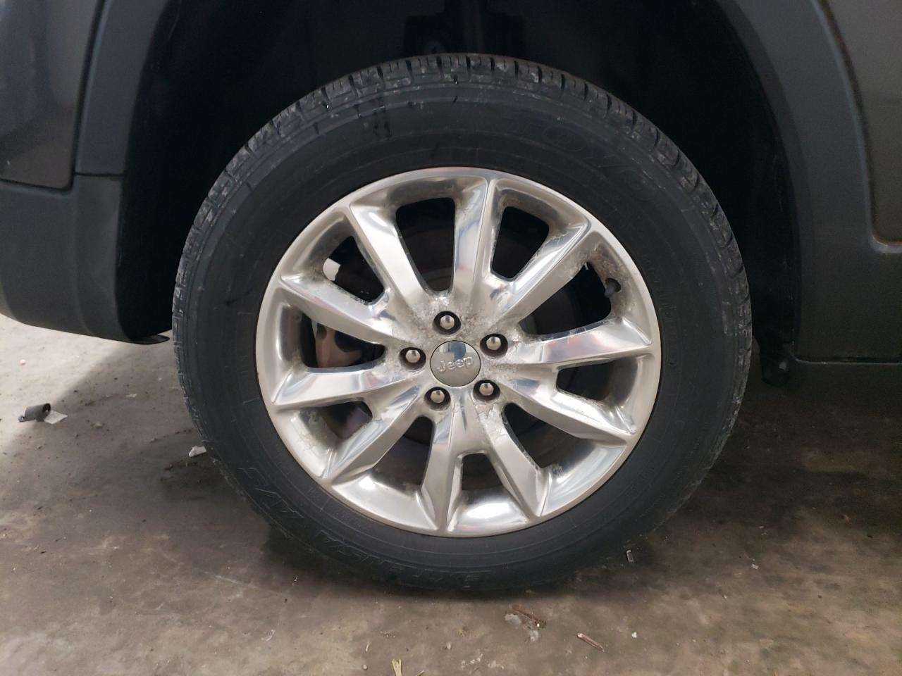 2015 Jeep Cherokee Limited Silver vin: 1C4PJMDS6FW660158 Damage: Right Rear Wheel, Corrosion, > 12 Inches