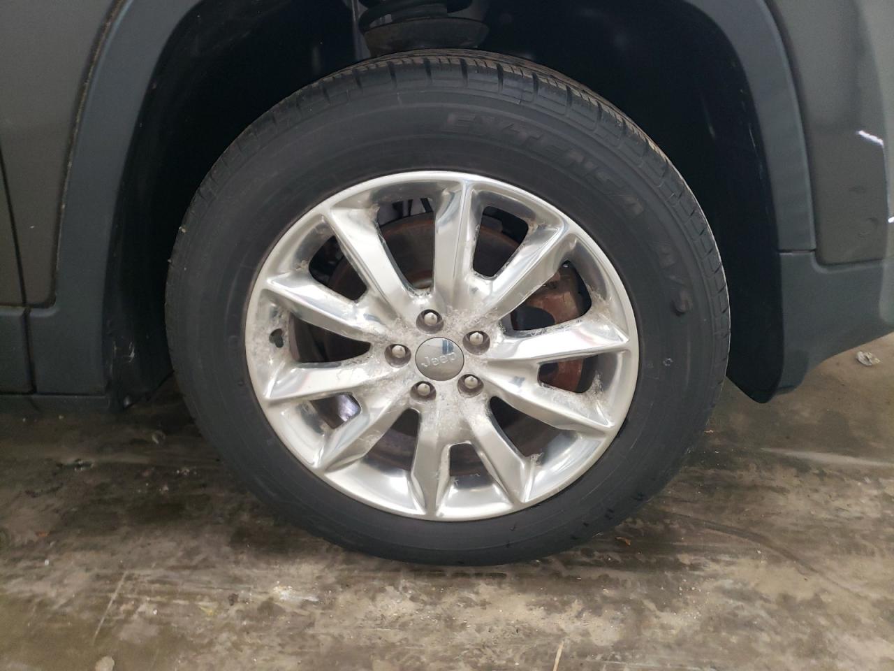 2015 Jeep Cherokee Limited Silver vin: 1C4PJMDS6FW660158 Damage: Right Front Wheel, Corrosion, > 12 Inches