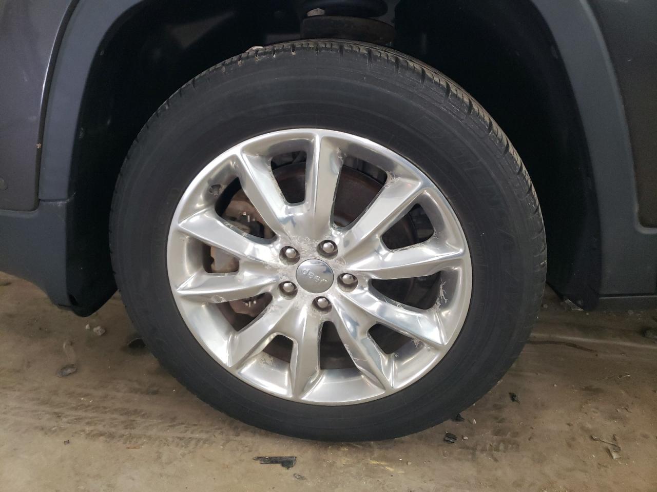 2015 Jeep Cherokee Limited Silver vin: 1C4PJMDS6FW660158 Damage: Left Front Wheel, Corrosion, > 12 Inches
