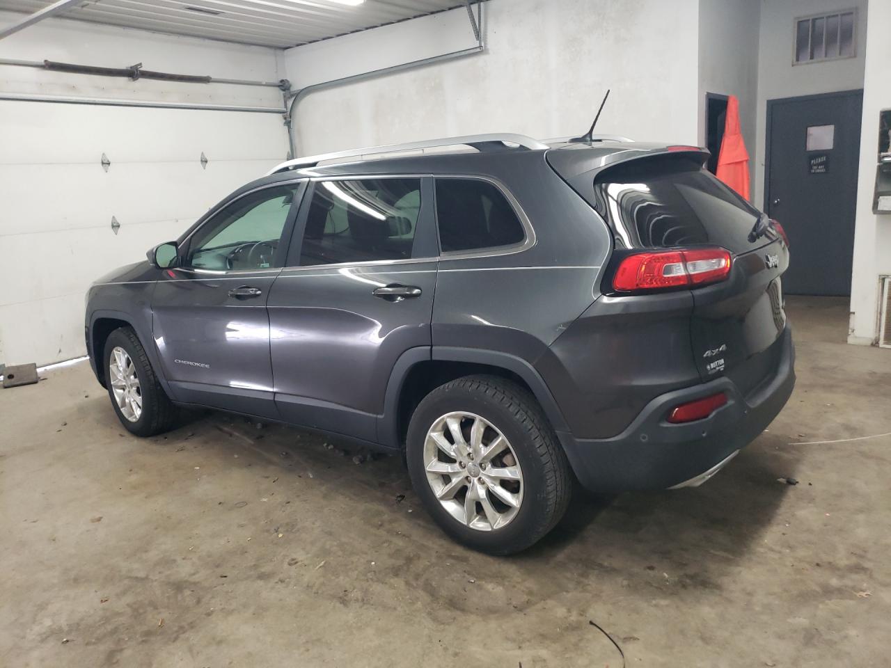 2015 Jeep Cherokee Limited Silver vin: 1C4PJMDS6FW660158 Damage: Left Qtr Panel, Light Scratch, 1 To 2 Inches