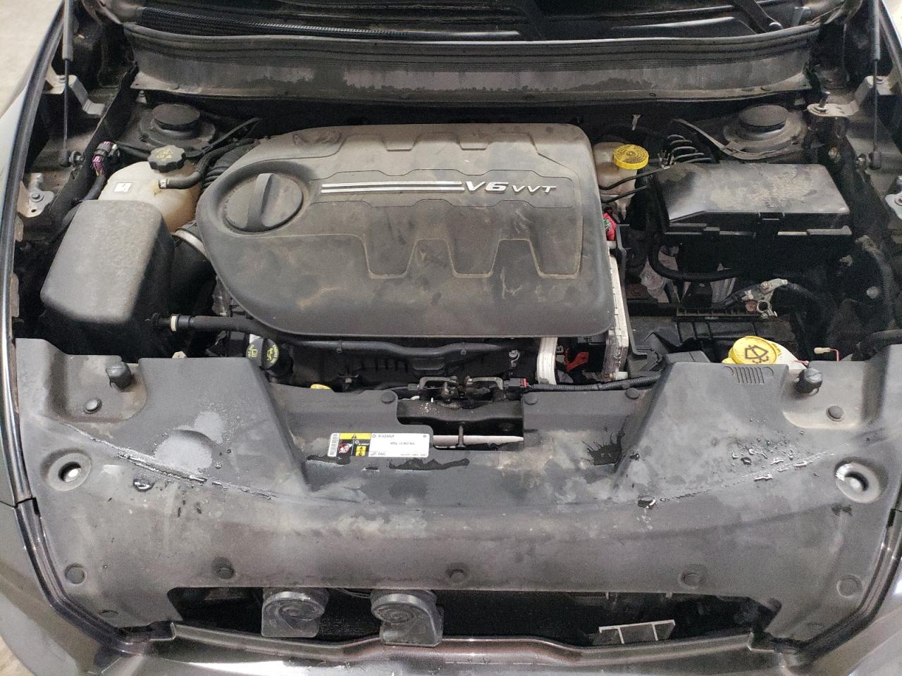 2015 Jeep Cherokee Limited Silver vin: 1C4PJMDS6FW660158 Damage: Battery, Missing, Replacement Required