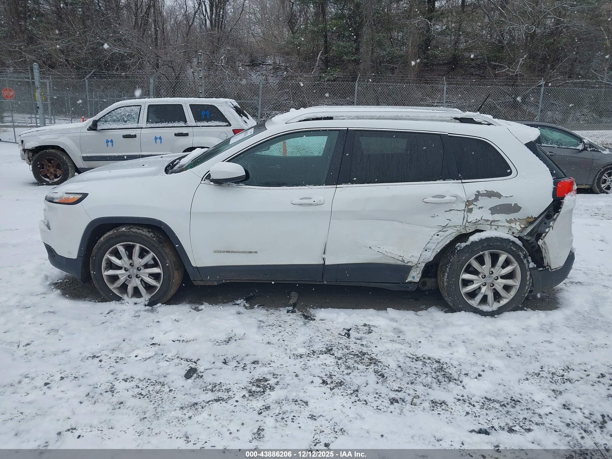 2014 Jeep Cherokee Limited White vin: 1C4PJMDS8EW212079