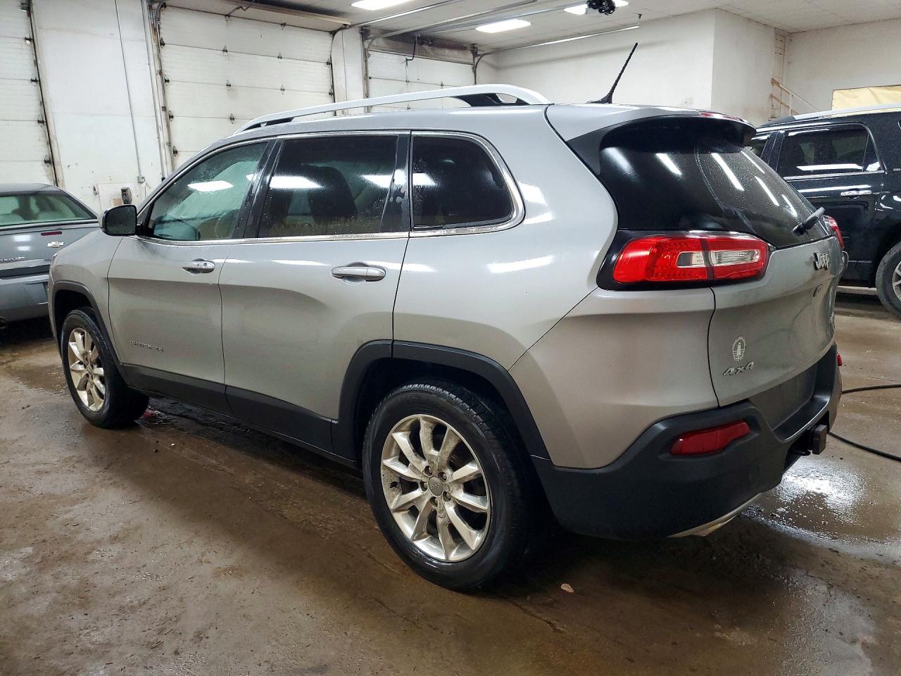 2015 Jeep Cherokee Limited Silver vin: 1C4PJMDS8FW509886