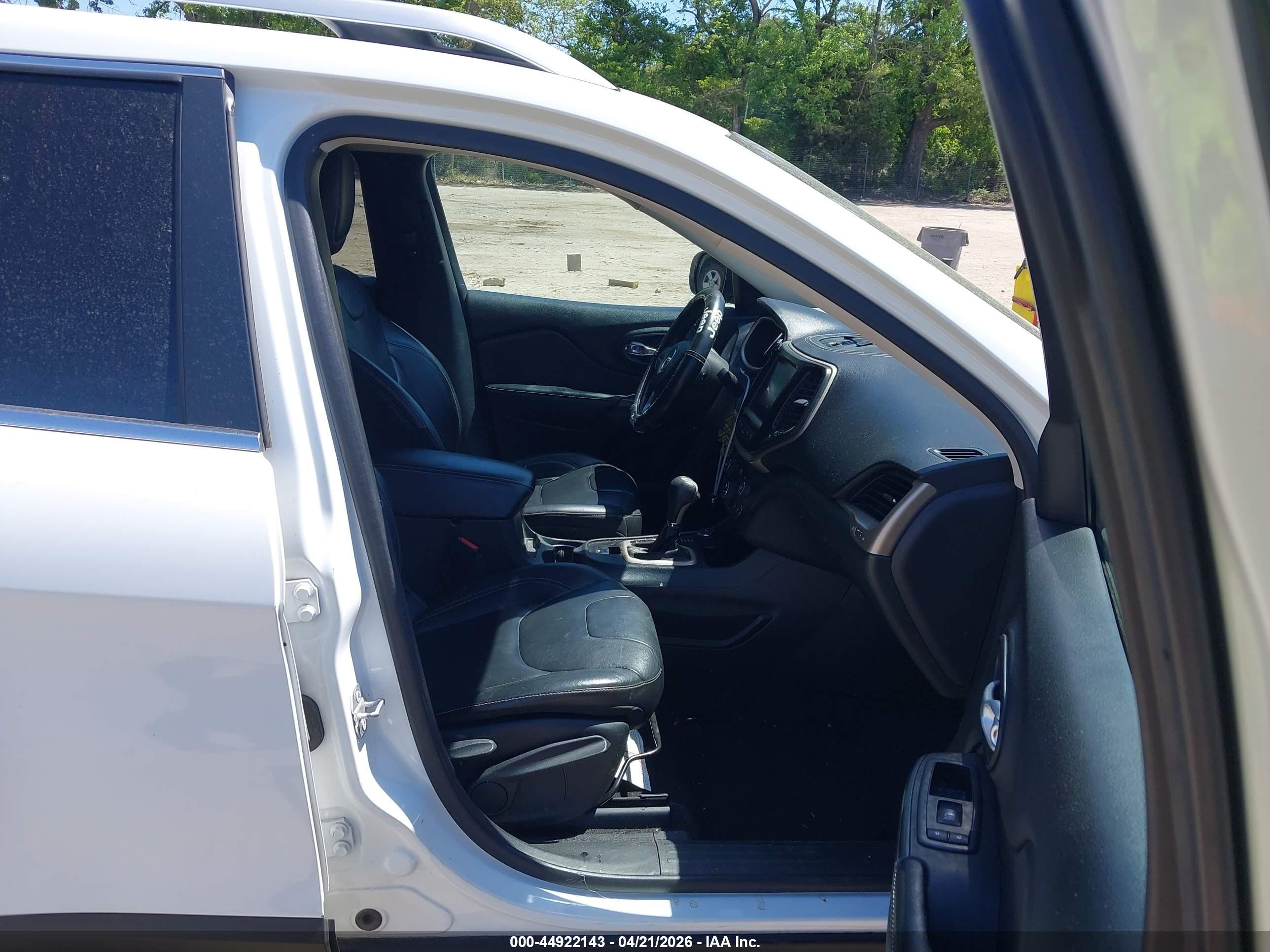 2015 Jeep Cherokee Limited White vin: 1C4PJMDS8FW692965