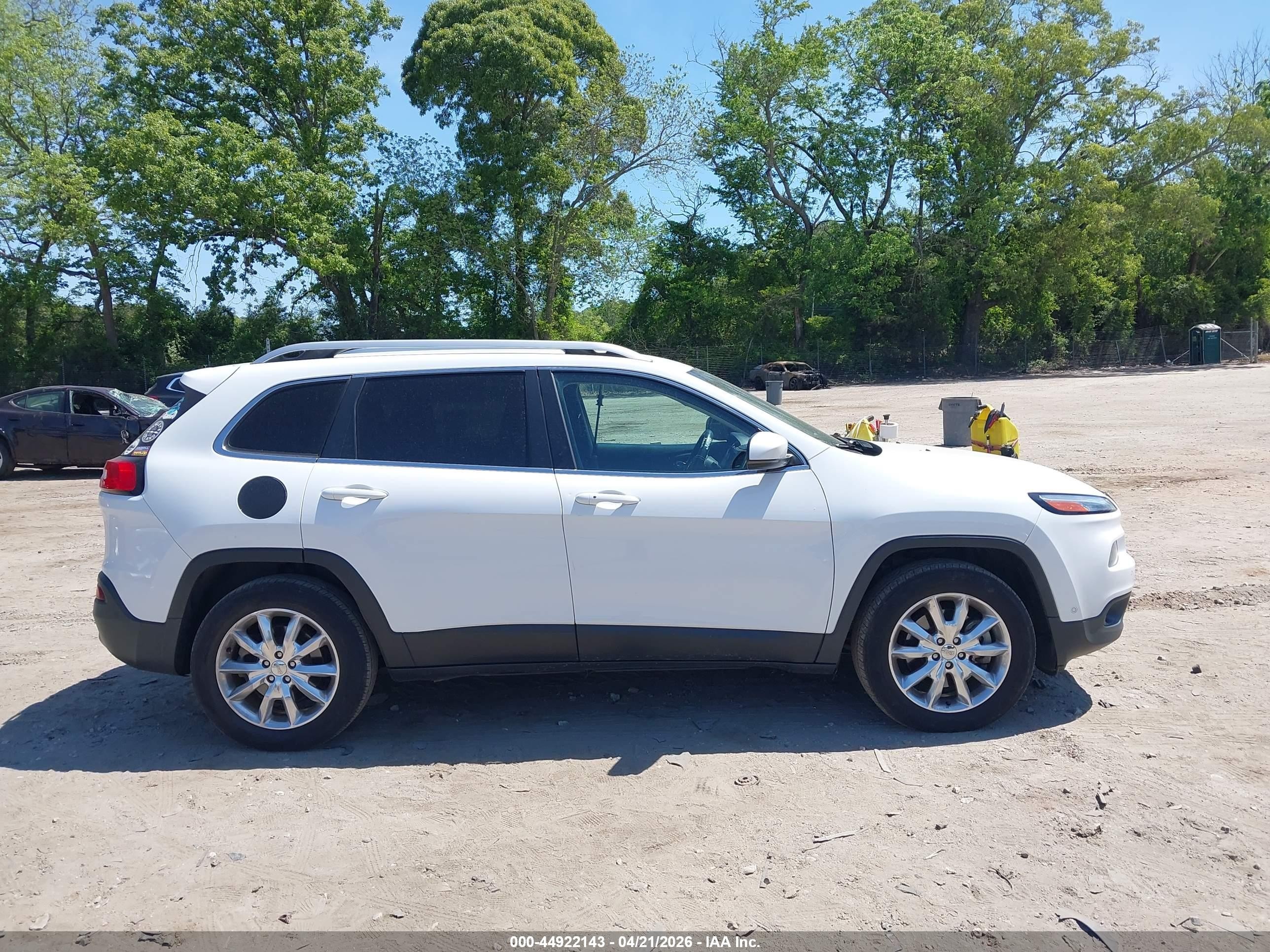 2015 Jeep Cherokee Limited White vin: 1C4PJMDS8FW692965