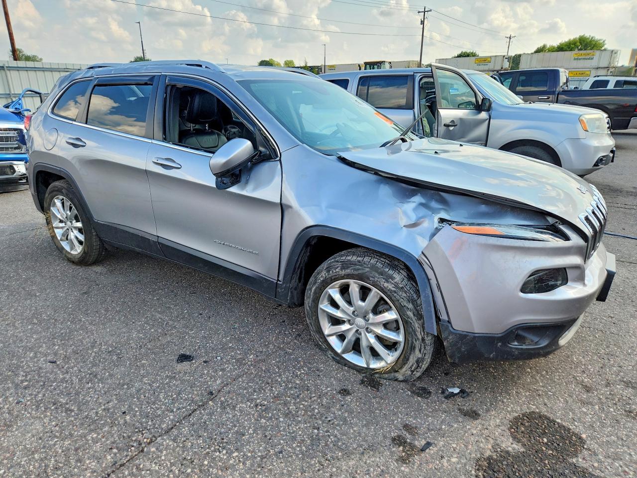 2017 Jeep Cherokee Limited Silver vin: 1C4PJMDS8HW635409