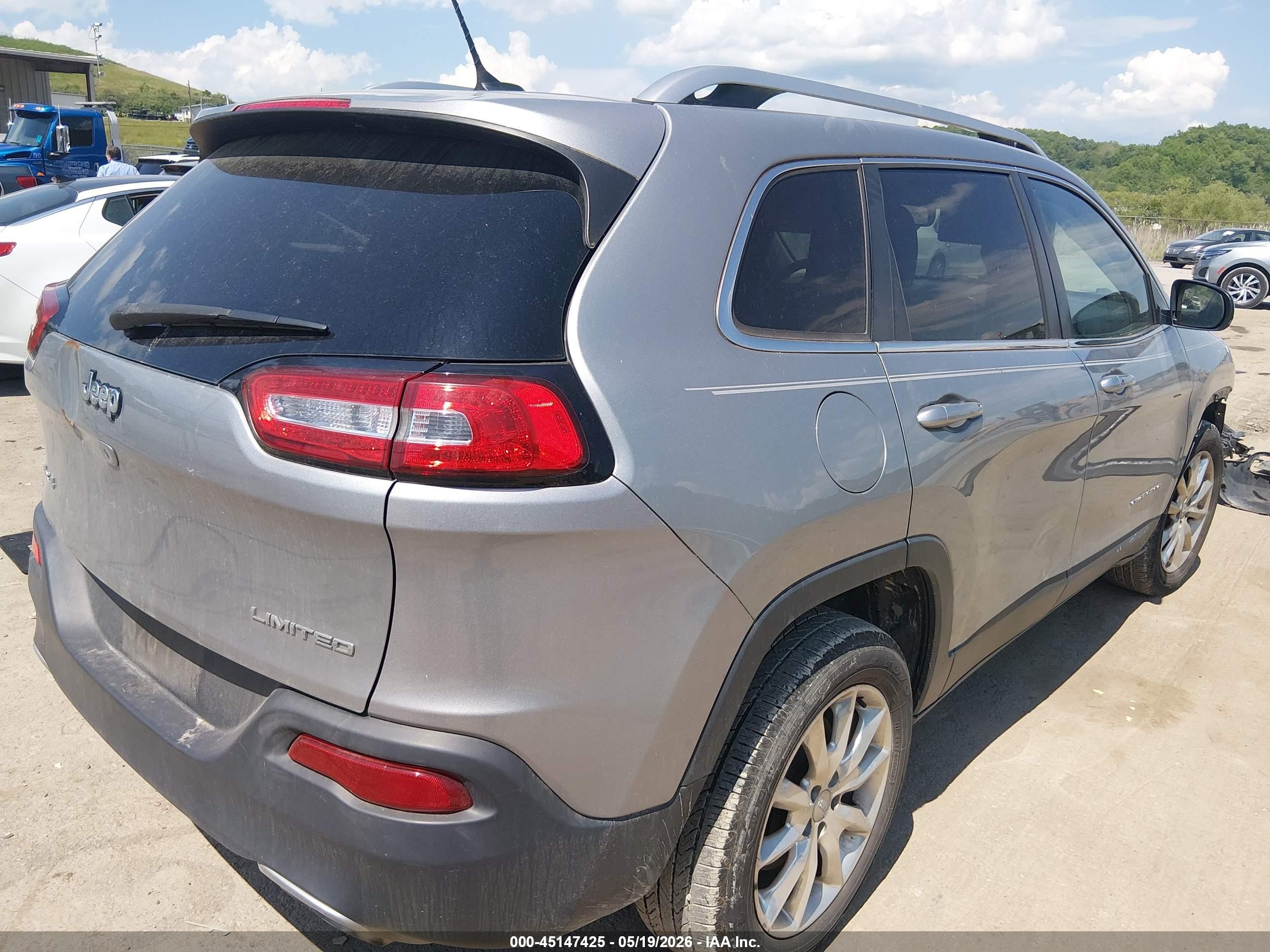 2015 Jeep Cherokee Limited Silver vin: 1C4PJMDS9FW719722