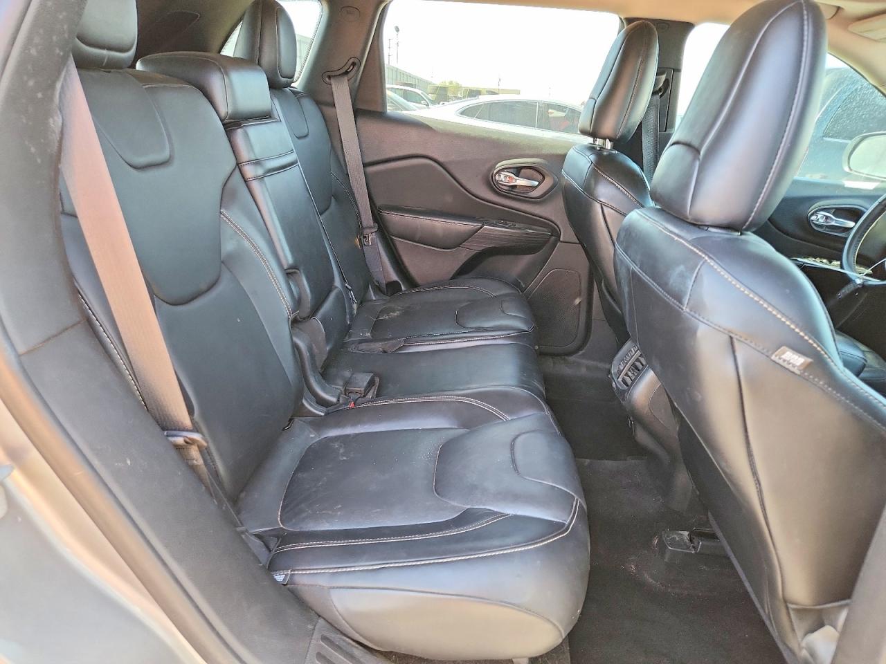 2015 Jeep Cherokee Limited Silver vin: 1C4PJMDS9FW752235