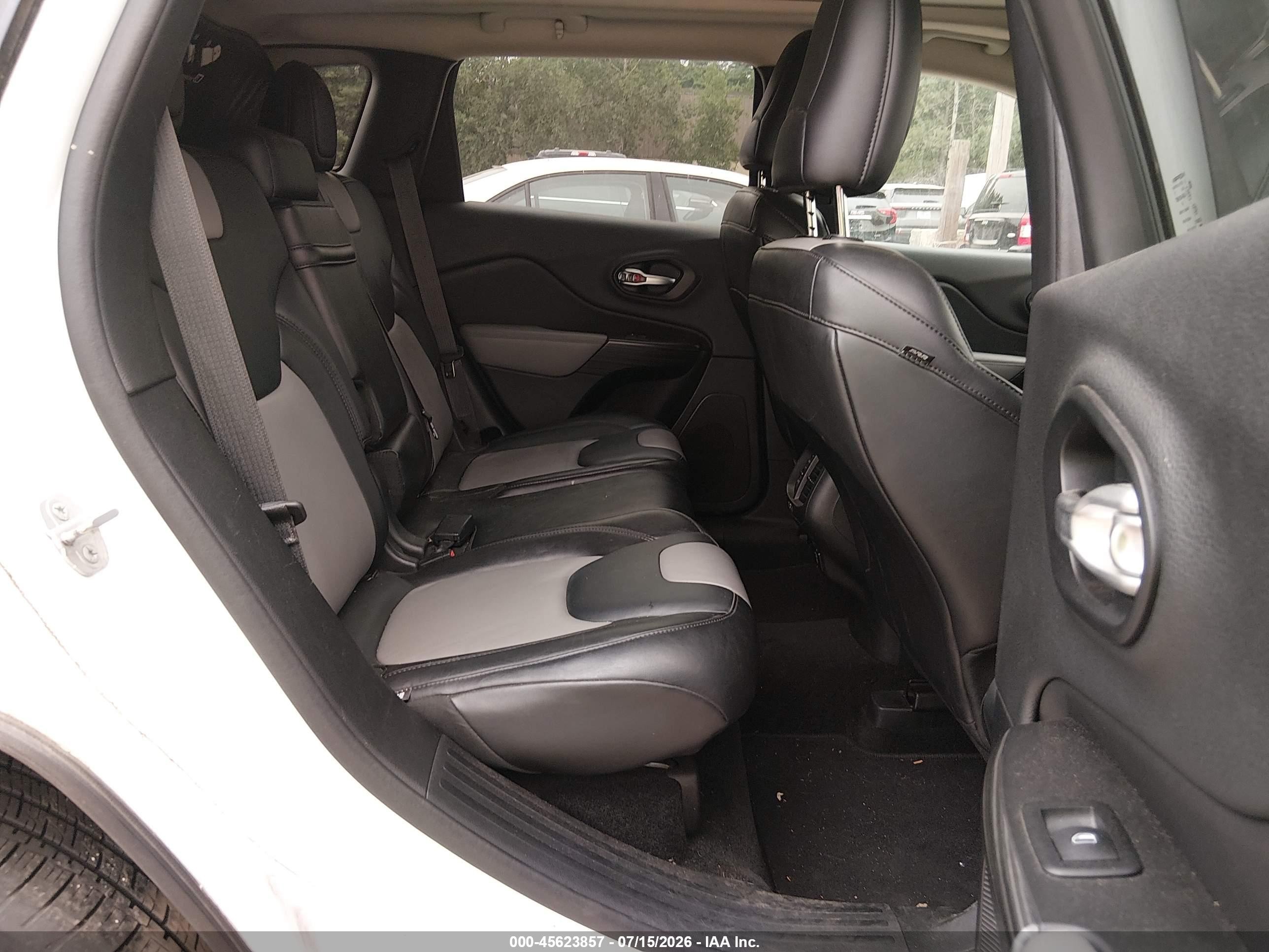 2014 Jeep Cherokee Limited White vin: 1C4PJMDSXEW236495