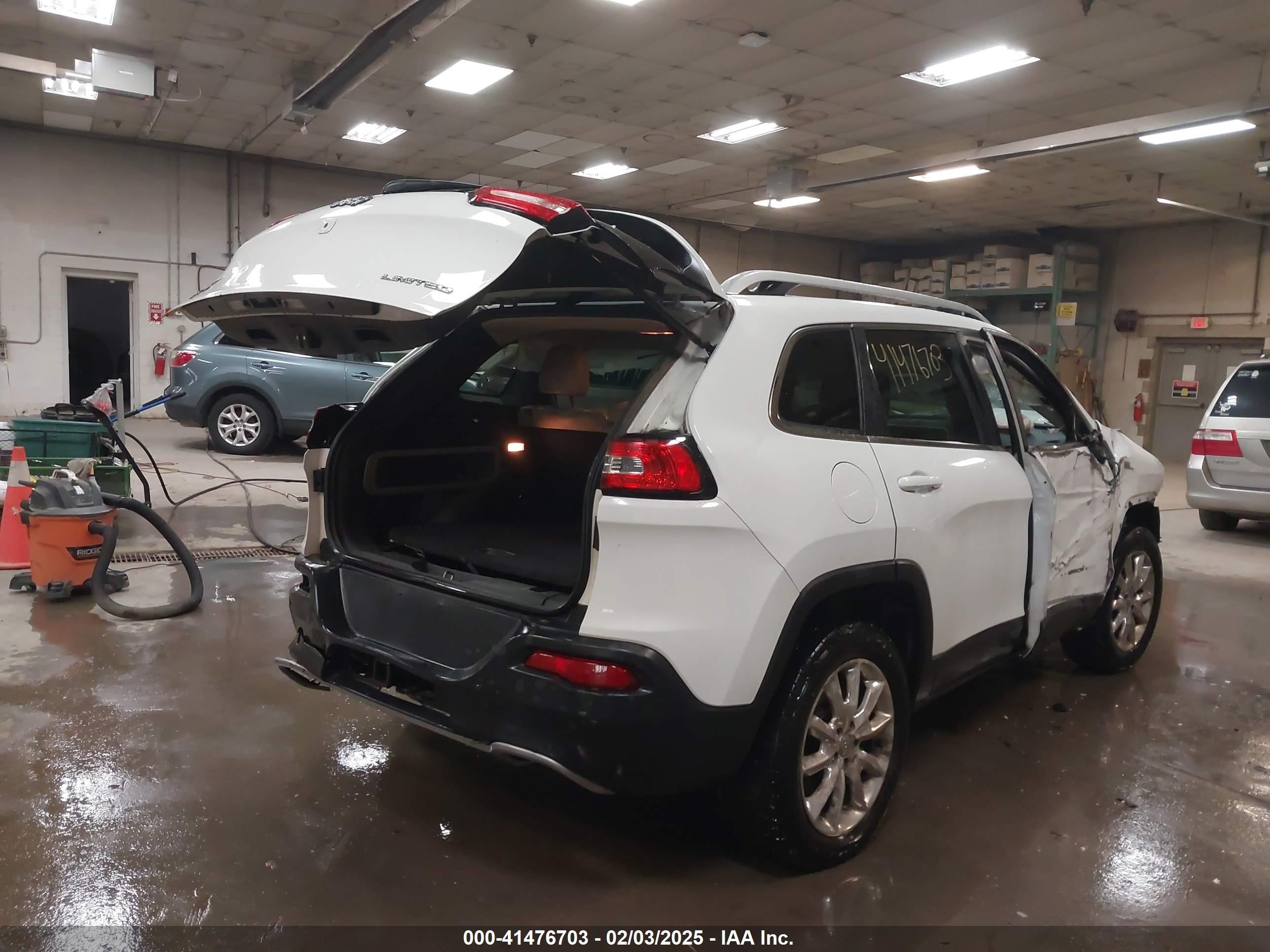 2015 Jeep Cherokee Limited White vin: 1C4PJMDSXFW650913