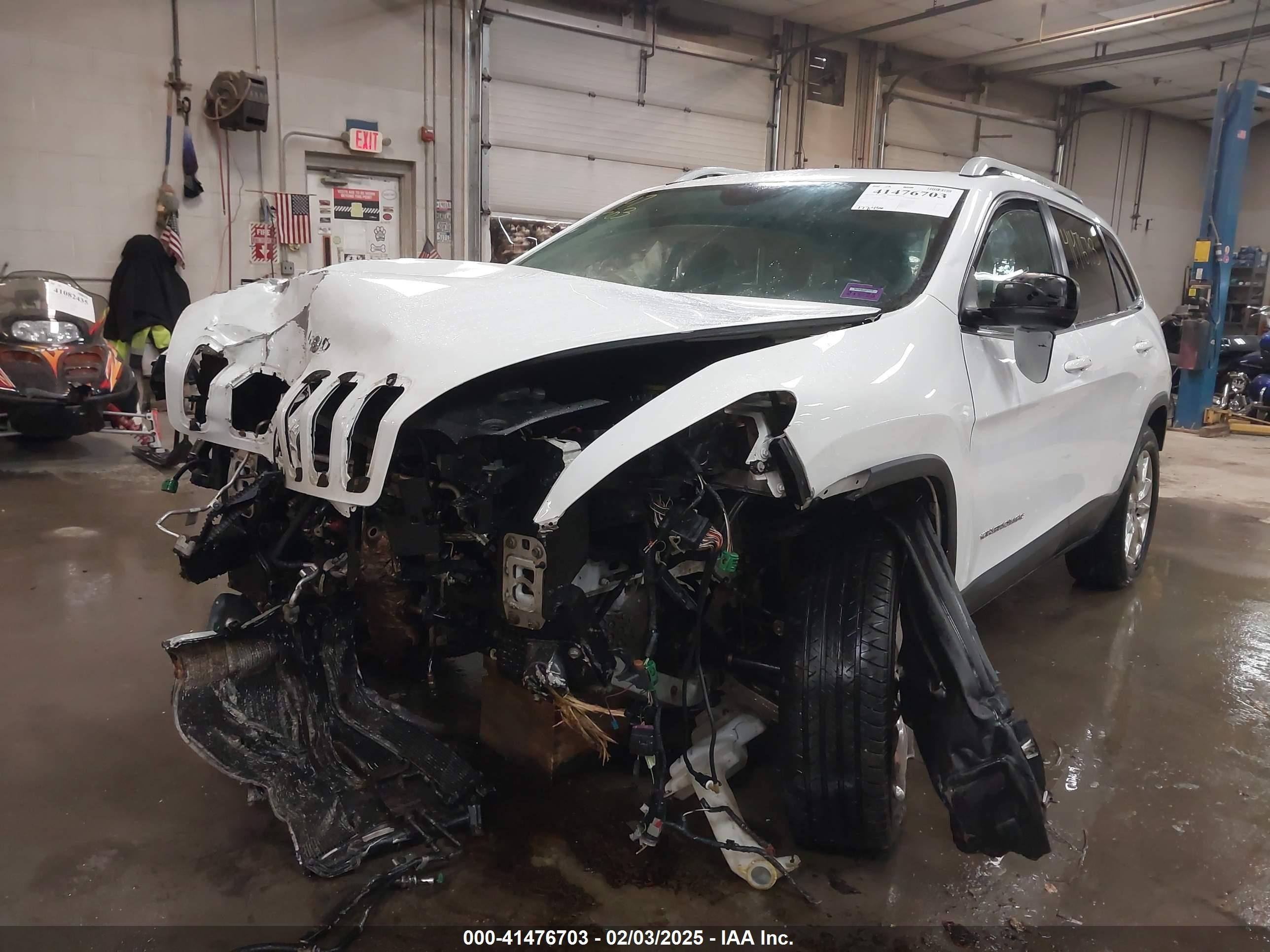 2015 Jeep Cherokee Limited White vin: 1C4PJMDSXFW650913