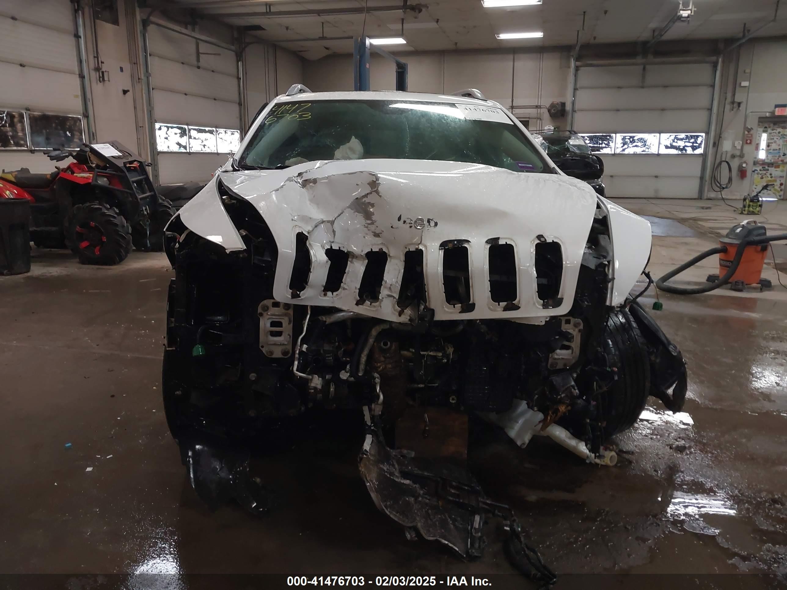 2015 Jeep Cherokee Limited White vin: 1C4PJMDSXFW650913