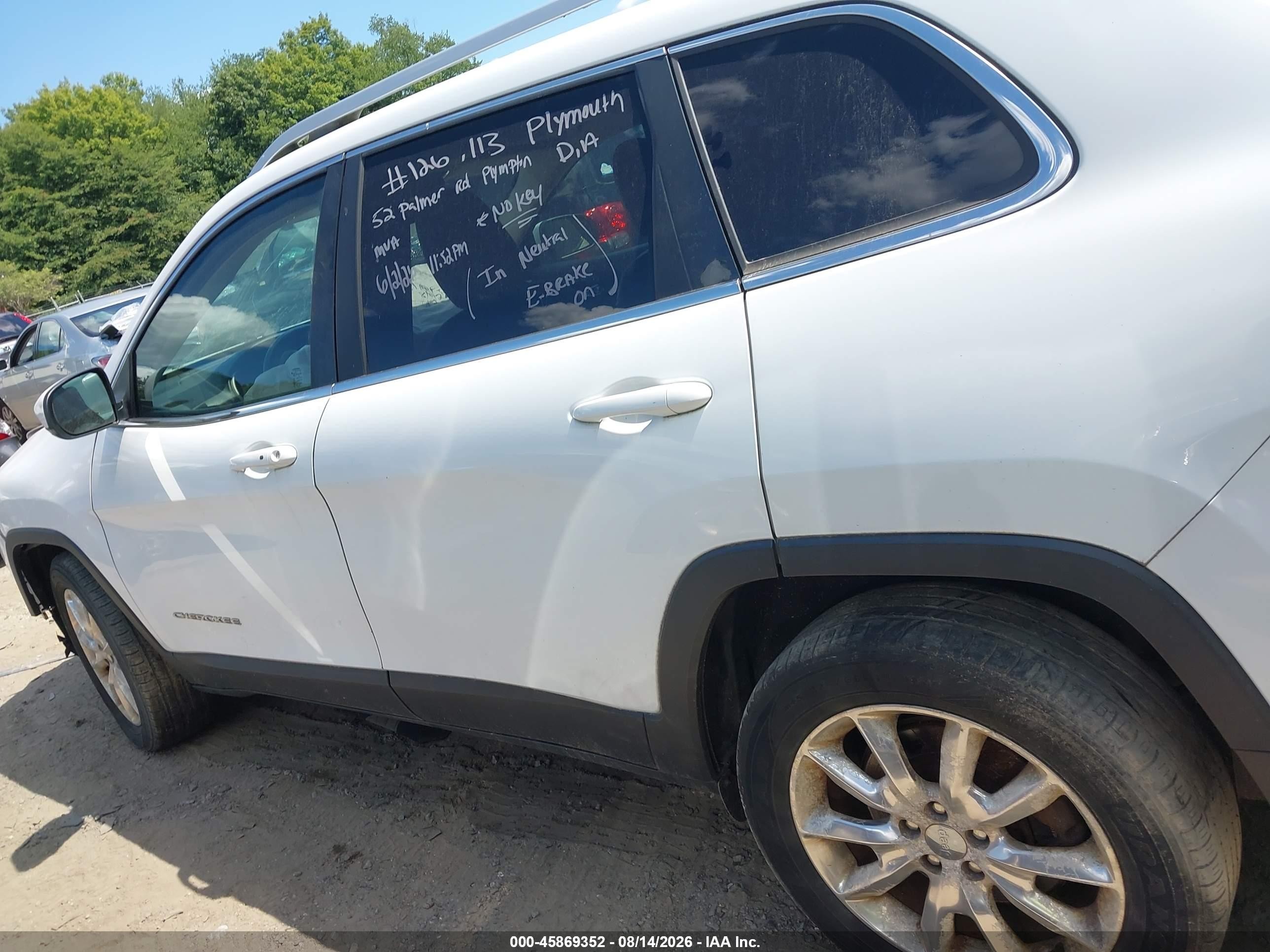 2015 Jeep Cherokee Limited White vin: 1C4PJMDSXFW681126