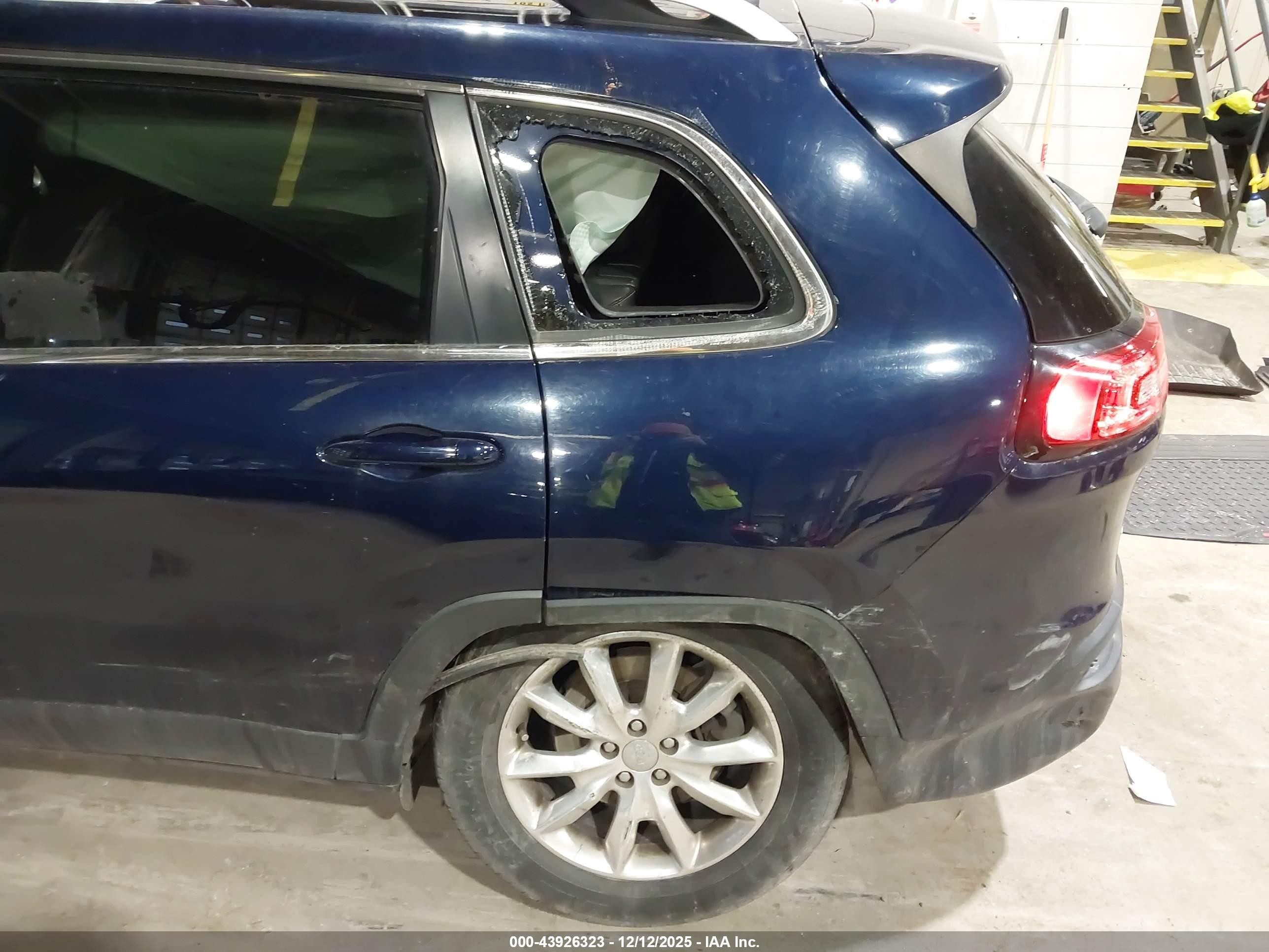 2015 Jeep Cherokee Limited Dark Blue vin: 1C4PJMDSXFW751580