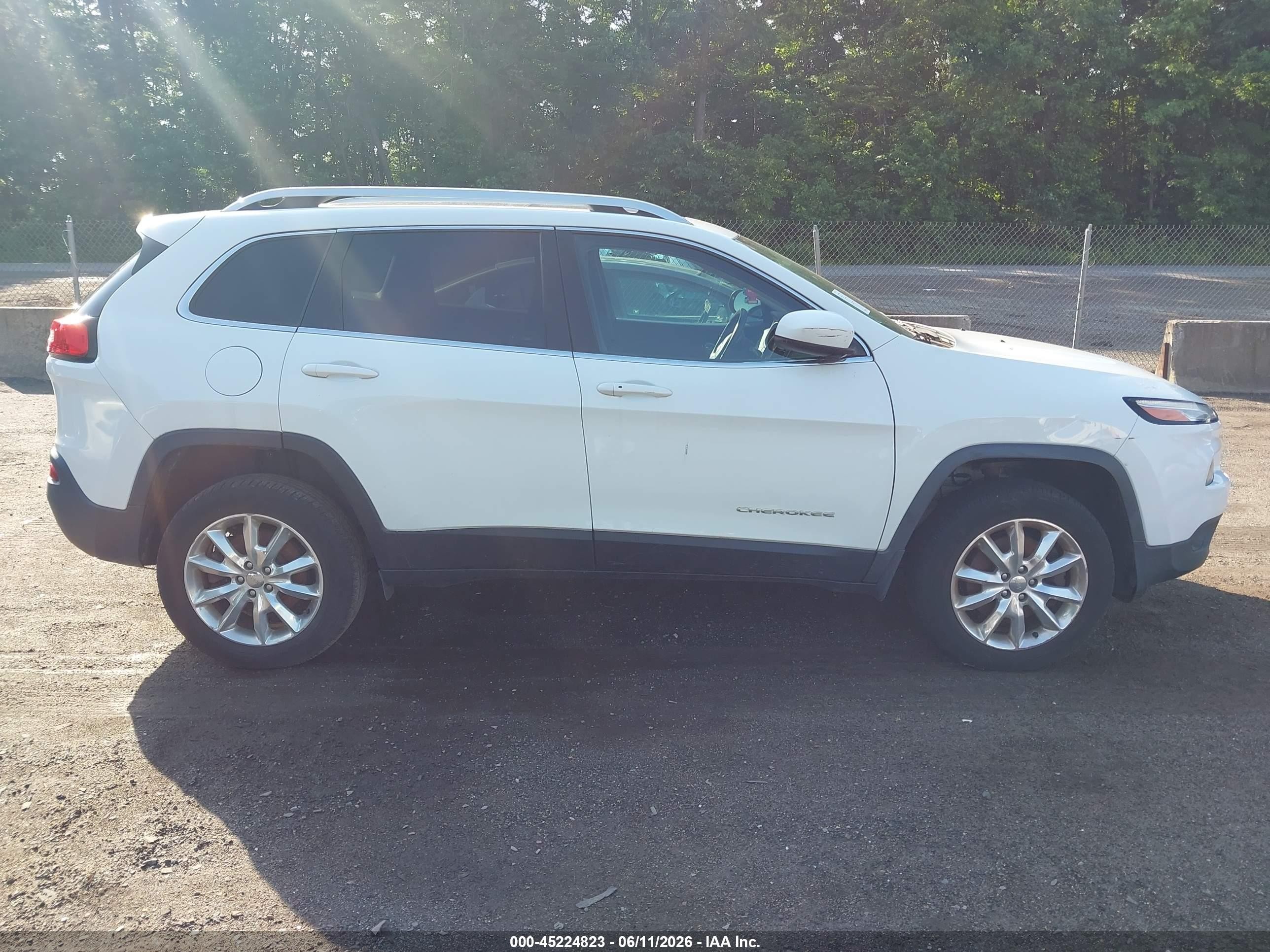 2017 Jeep Cherokee Limited 4x4 White vin: 1C4PJMDSXHW547087