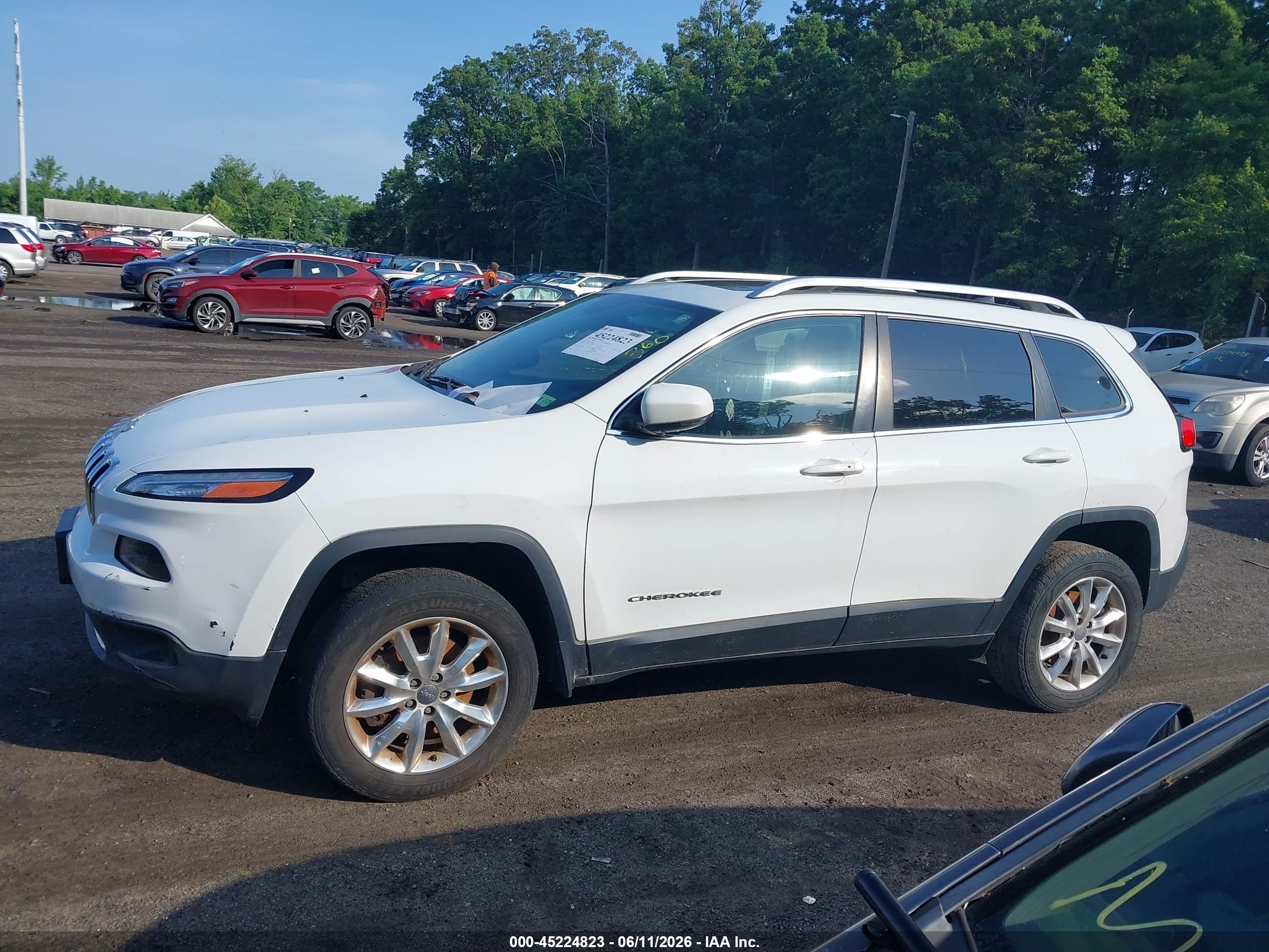 2017 Jeep Cherokee Limited 4x4 White vin: 1C4PJMDSXHW547087