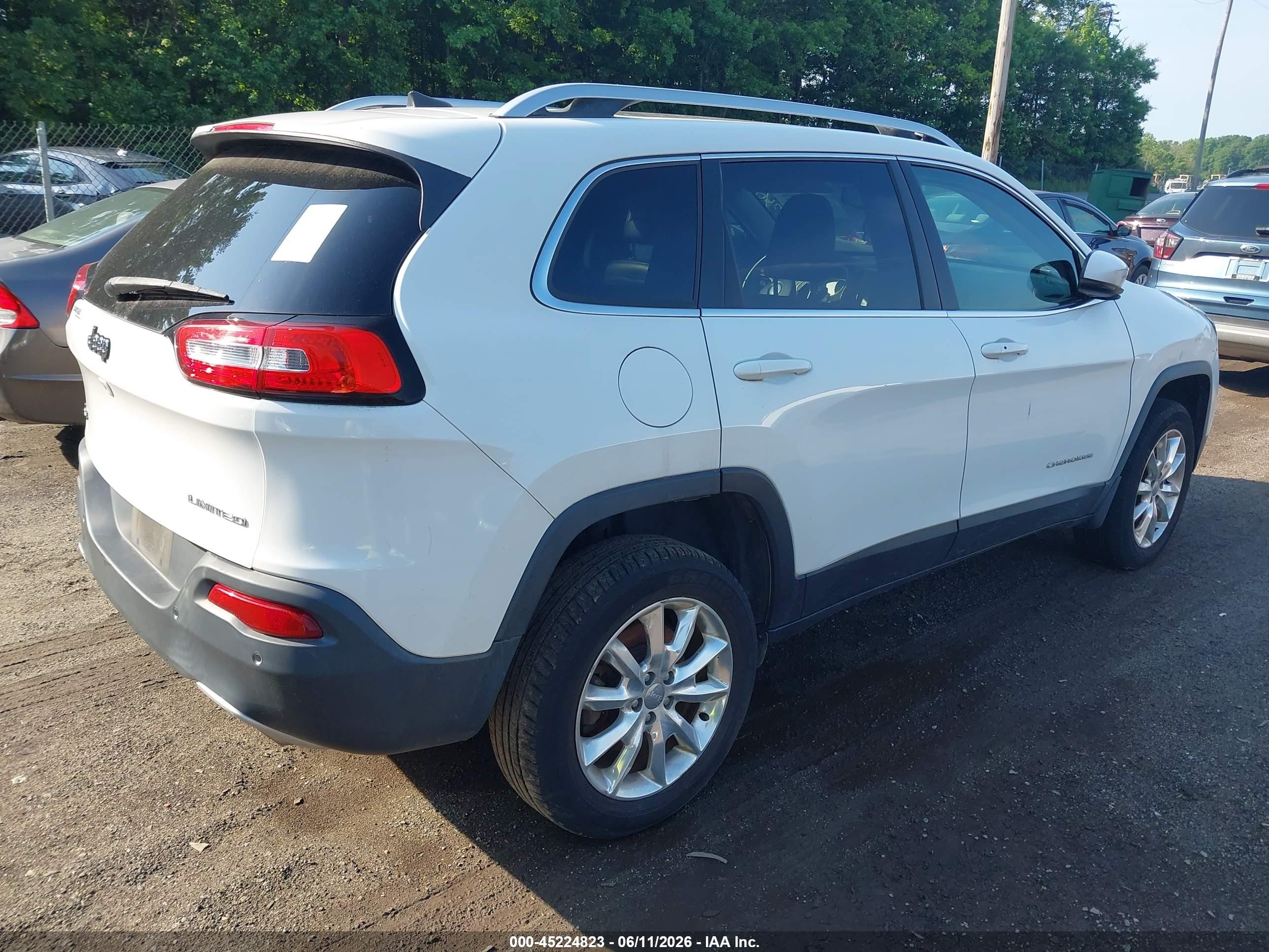 2017 Jeep Cherokee Limited 4x4 White vin: 1C4PJMDSXHW547087