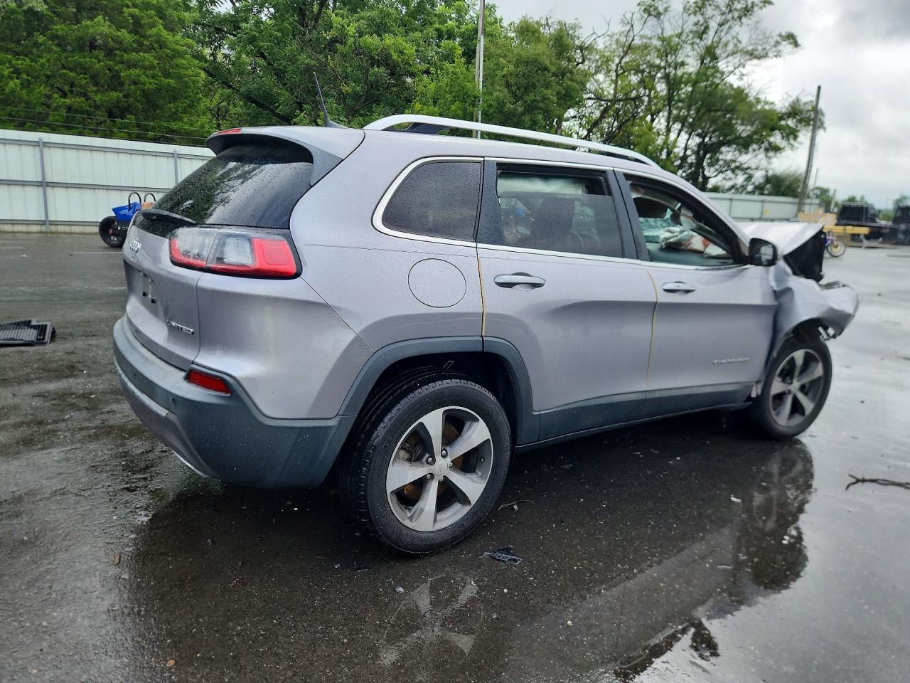 2019 Jeep Cherokee Limited Silver vin: 1C4PJMDX2KD258400