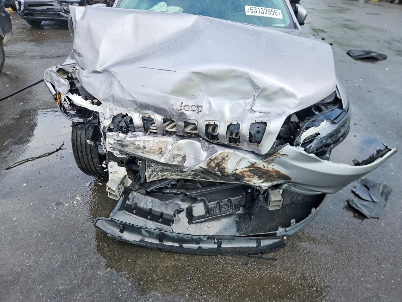 2019 Jeep Cherokee Limited Silver vin: 1C4PJMDX2KD258400