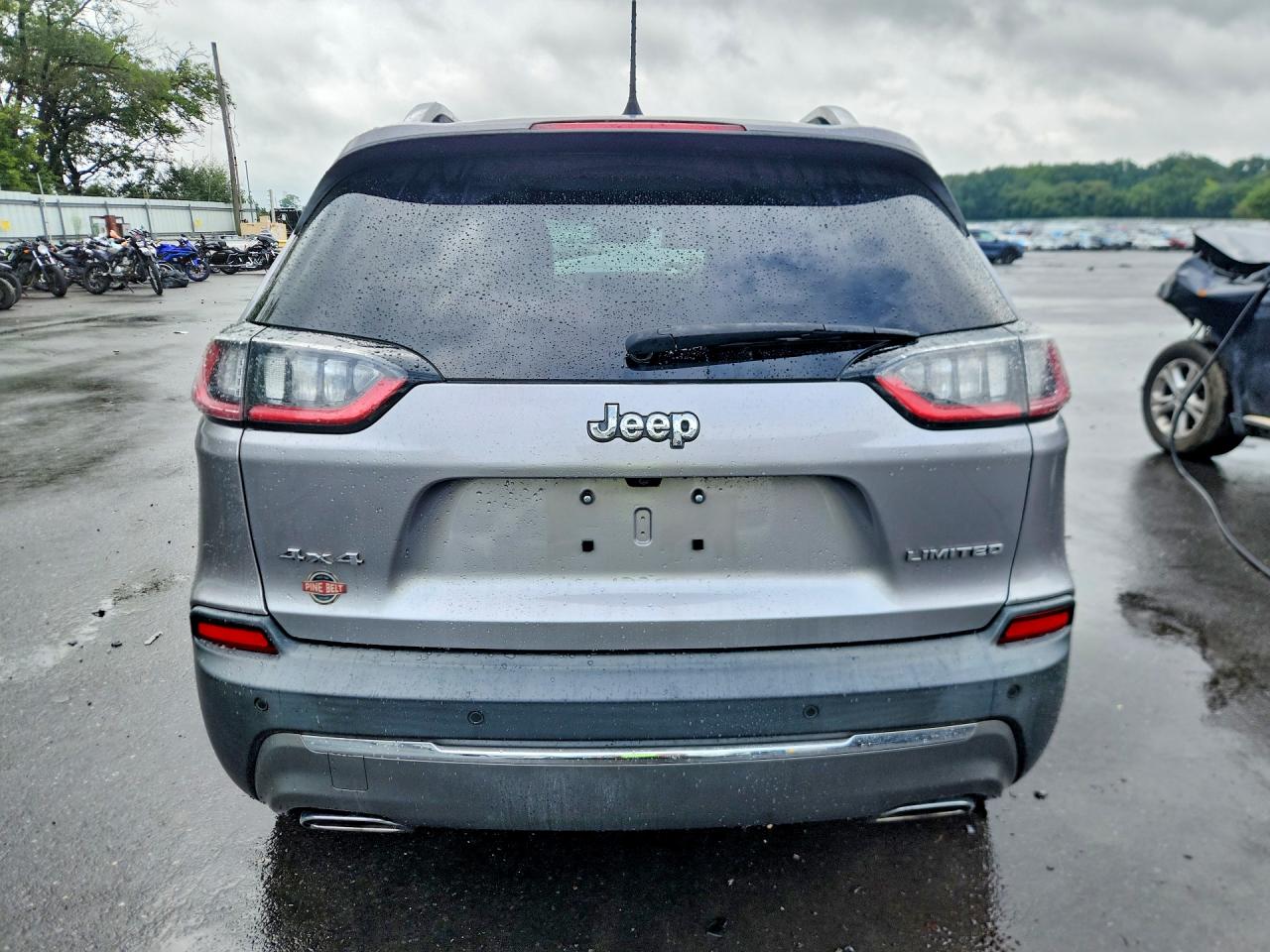 2019 Jeep Cherokee Limited Silver vin: 1C4PJMDX2KD258400