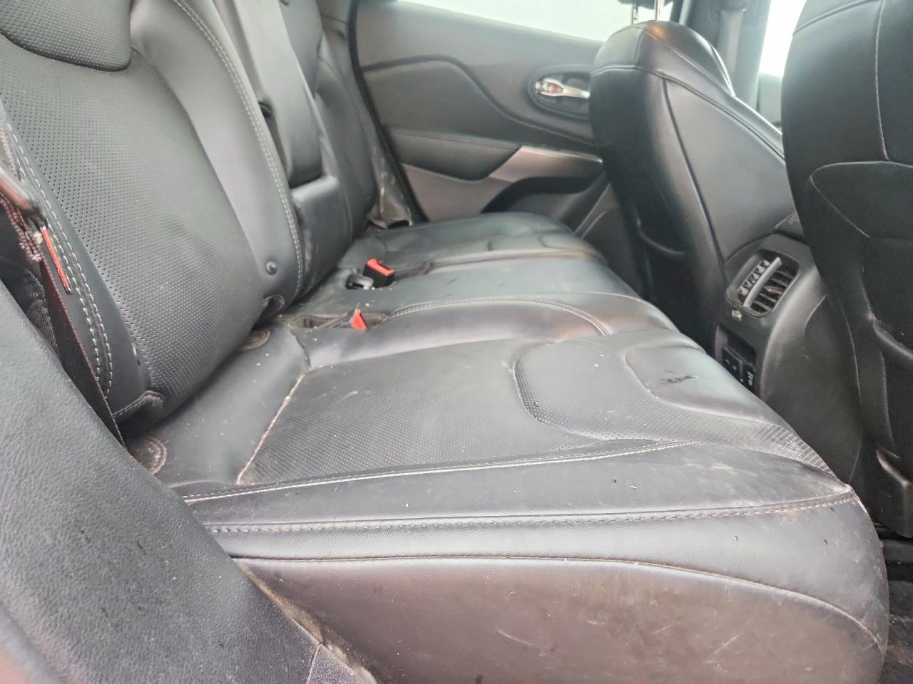 2019 Jeep Cherokee Limited Silver vin: 1C4PJMDX3KD322010