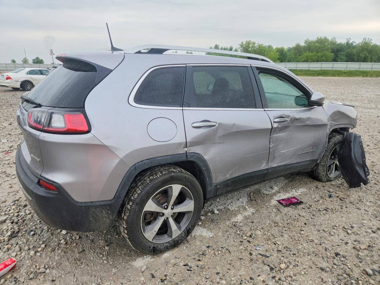2019 Jeep Cherokee Limited Silver vin: 1C4PJMDX3KD322010