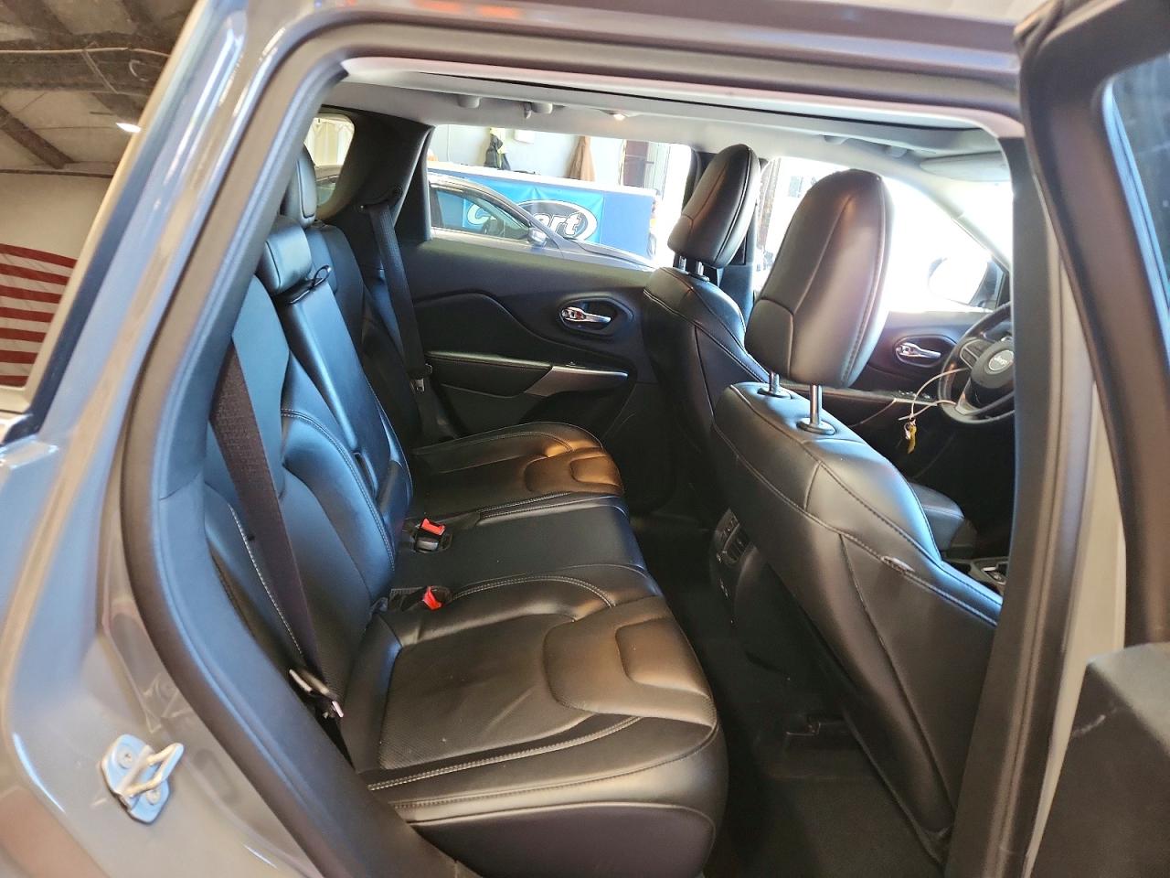 2021 Jeep Cherokee Limited Серебряный vin: 1C4PJMDX4MD176283