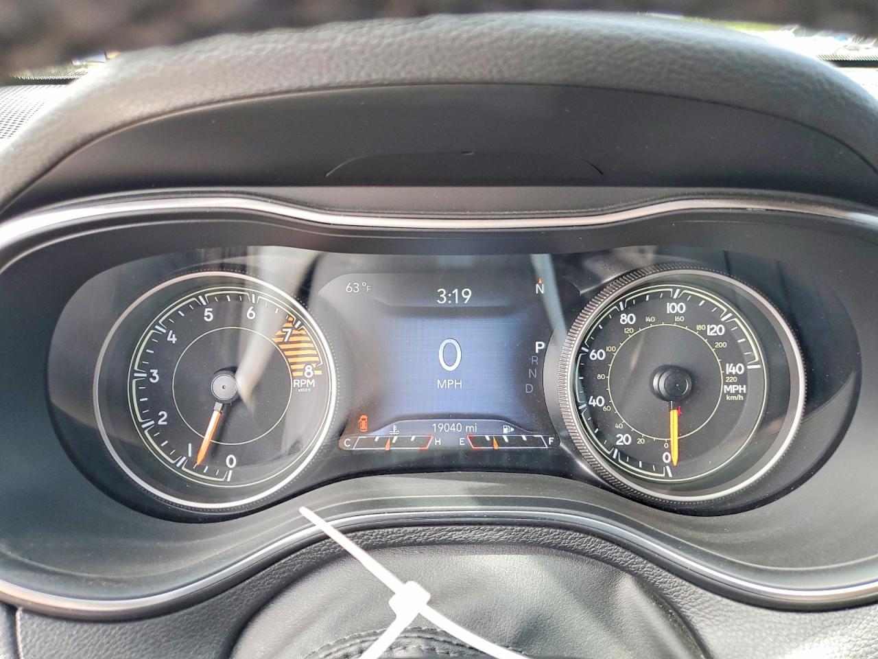 2019 Jeep Cherokee Limited White vin: 1C4PJMDX8KD354225