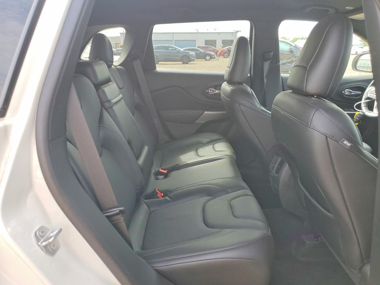 2019 Jeep Cherokee Limited White vin: 1C4PJMDX8KD354225