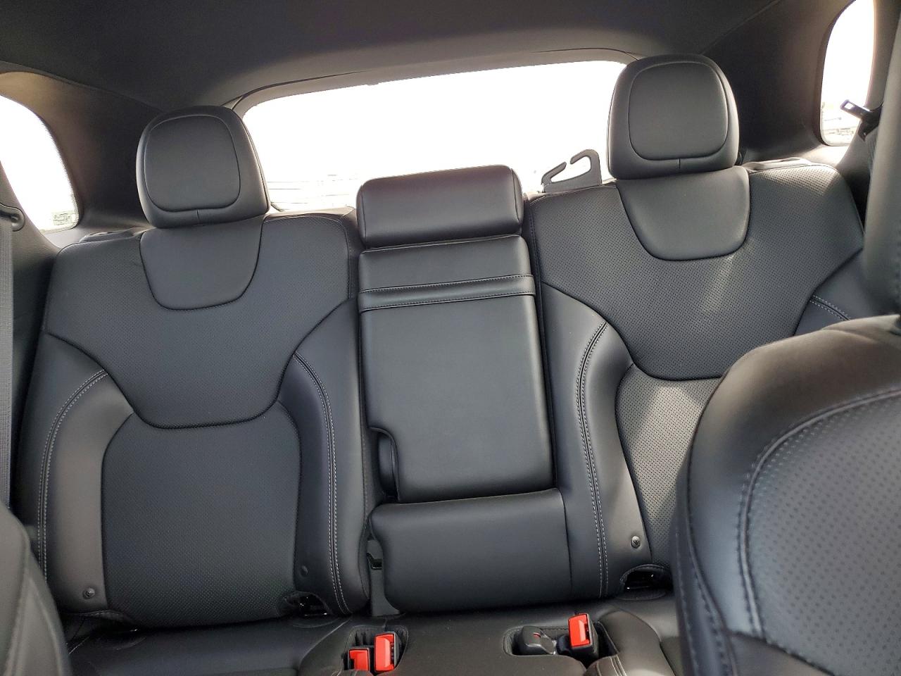 2019 Jeep Cherokee Limited White vin: 1C4PJMDX8KD354225