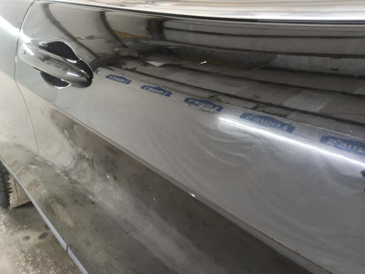 2020 Jeep Cherokee Limited Black vin: 1C4PJMDXXLD602783 Damage: Right Front Door, Heavy Scratch, 1/2 To 1 Inch