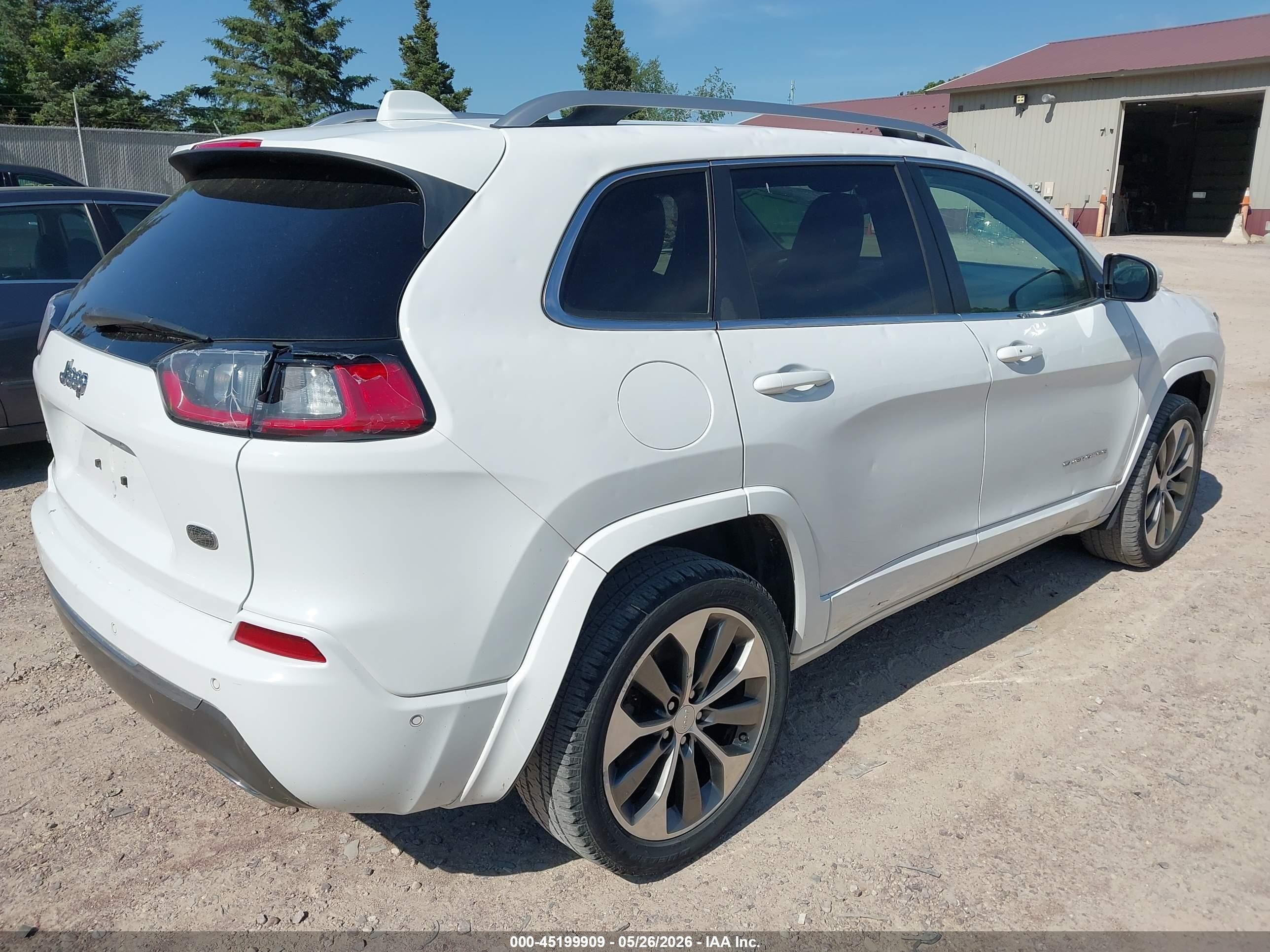 2019 Jeep Cherokee Overland 4x4 White vin: 1C4PJMJN2KD174239
