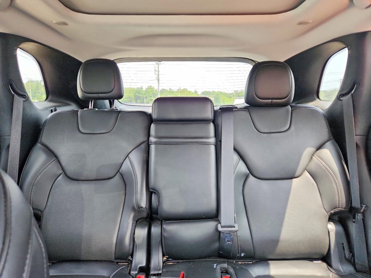 2019 Jeep Cherokee Overland Black vin: 1C4PJMJN9KD342412