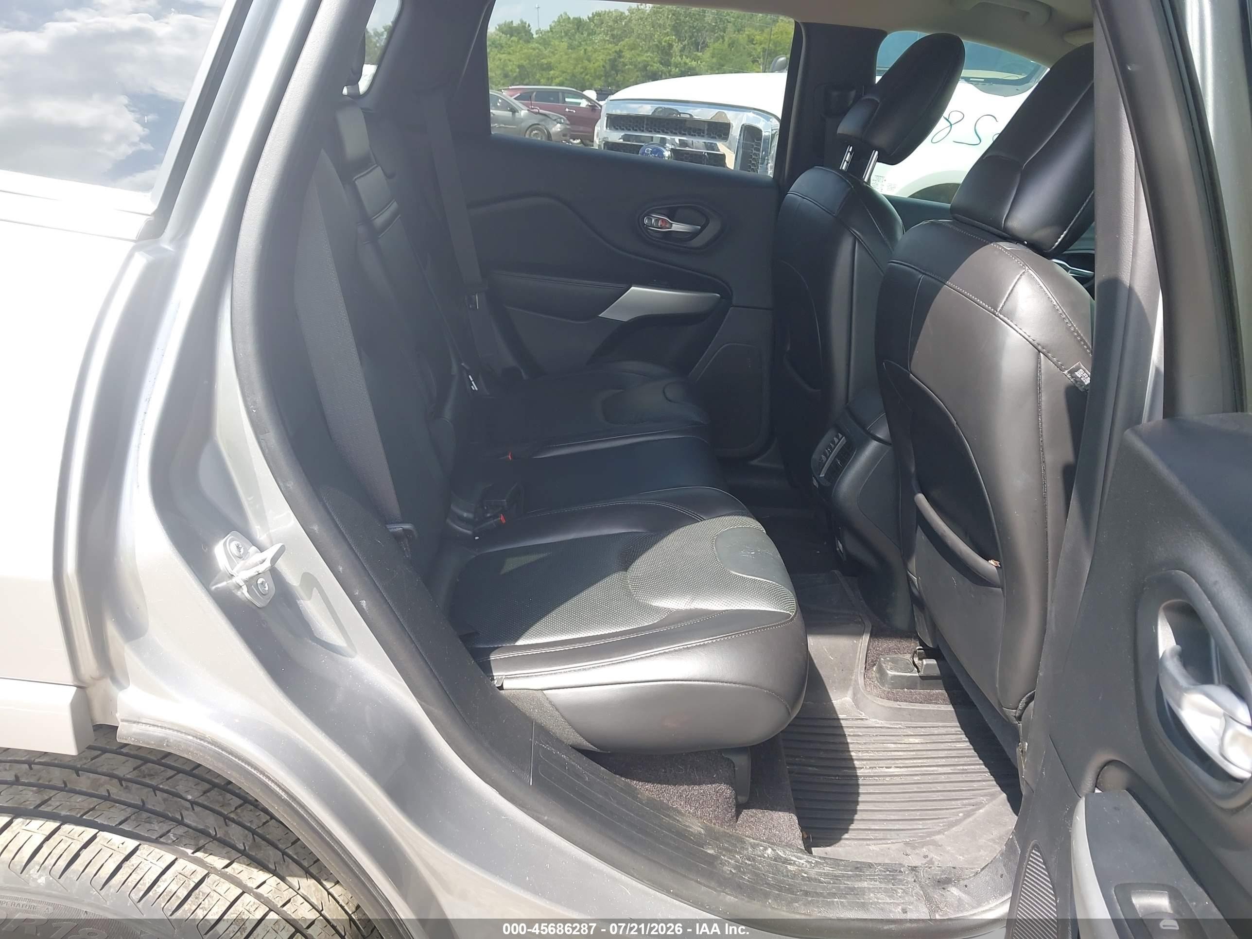 2016 Jeep Cherokee Overland Silver vin: 1C4PJMJS2GW340051