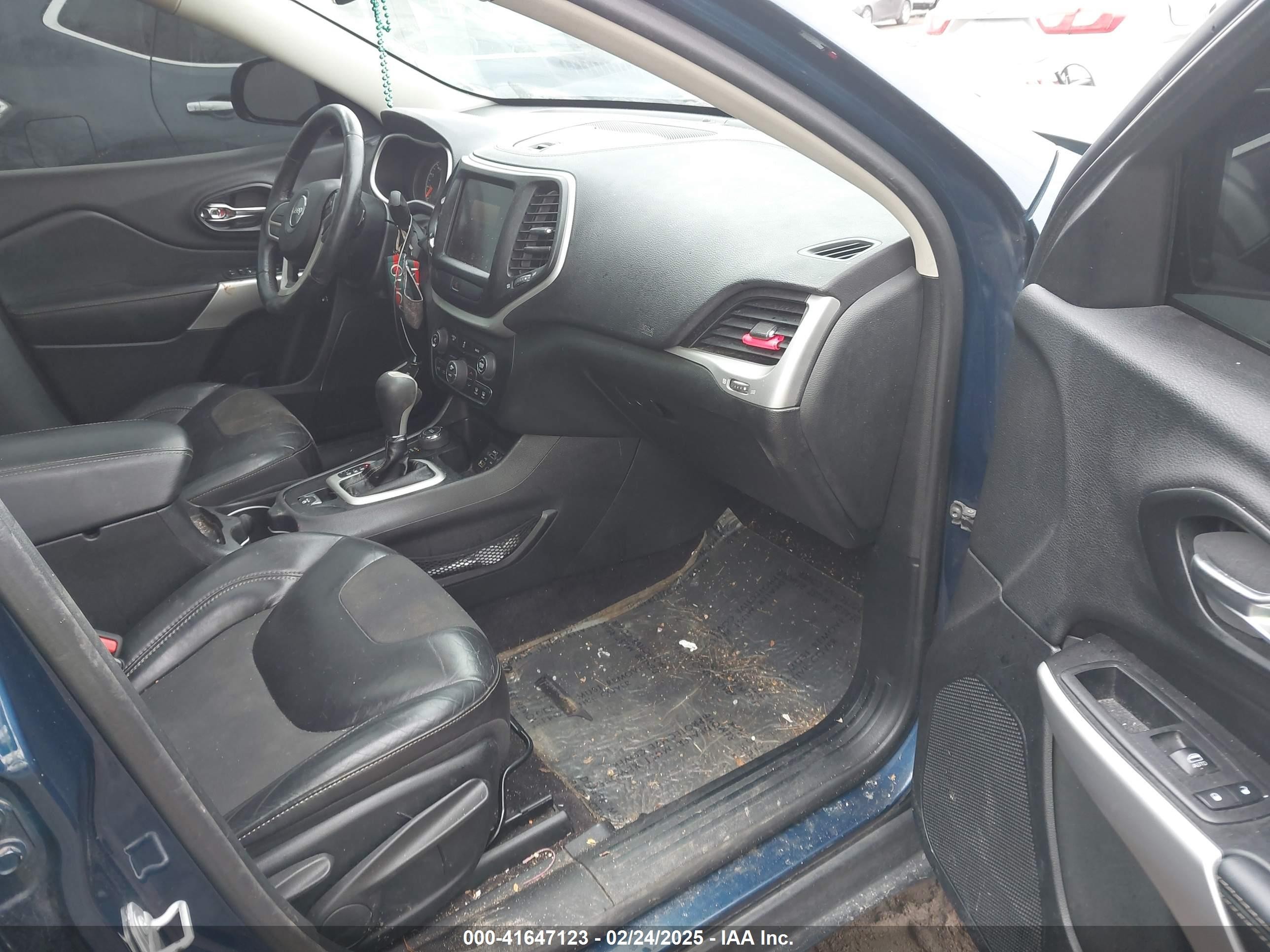 2018 Jeep Cherokee Latitude Plus 4x4 Синий vin: 1C4PJMLB0JD534495