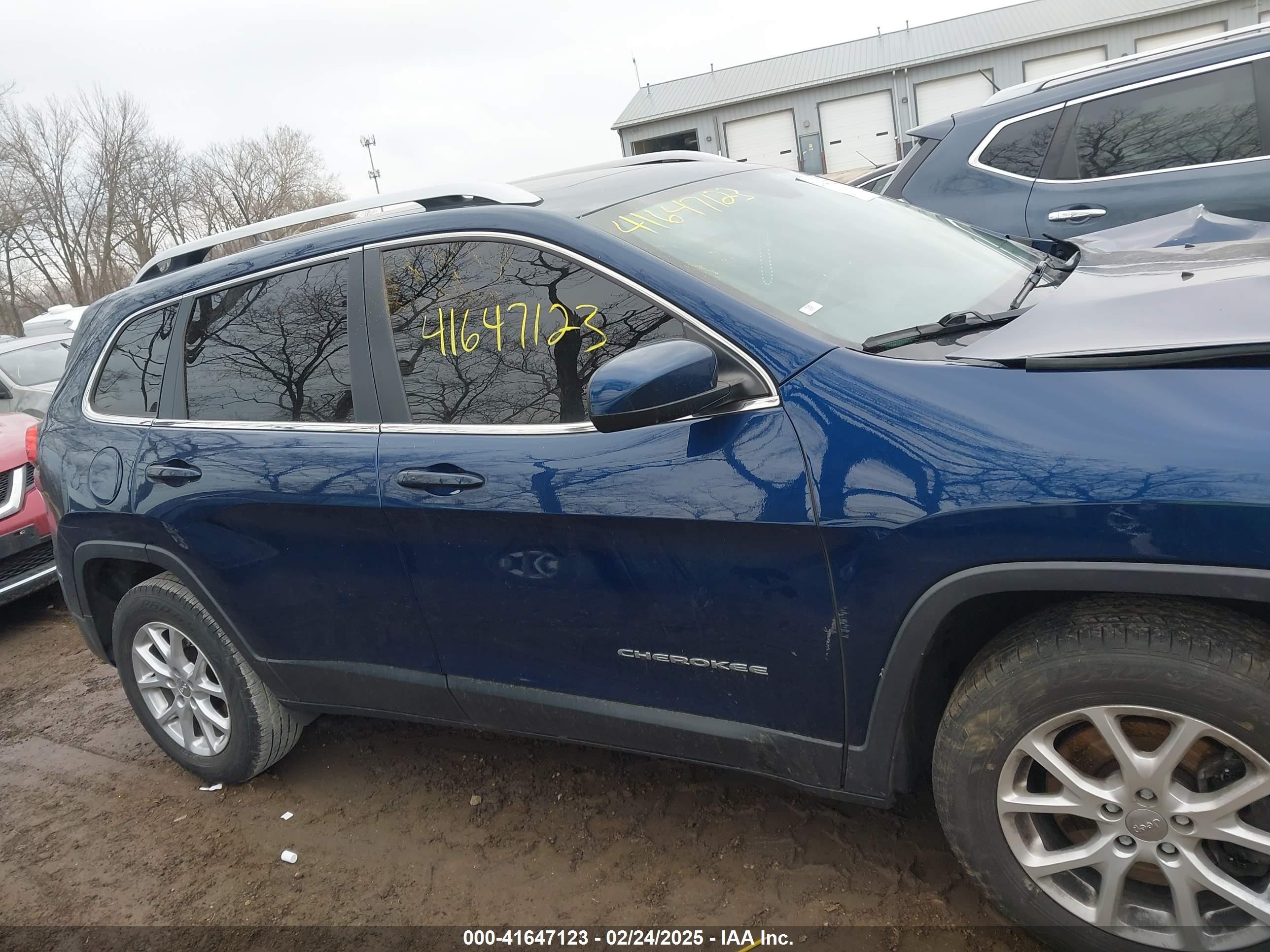 2018 Jeep Cherokee Latitude Plus 4x4 Синий vin: 1C4PJMLB0JD534495
