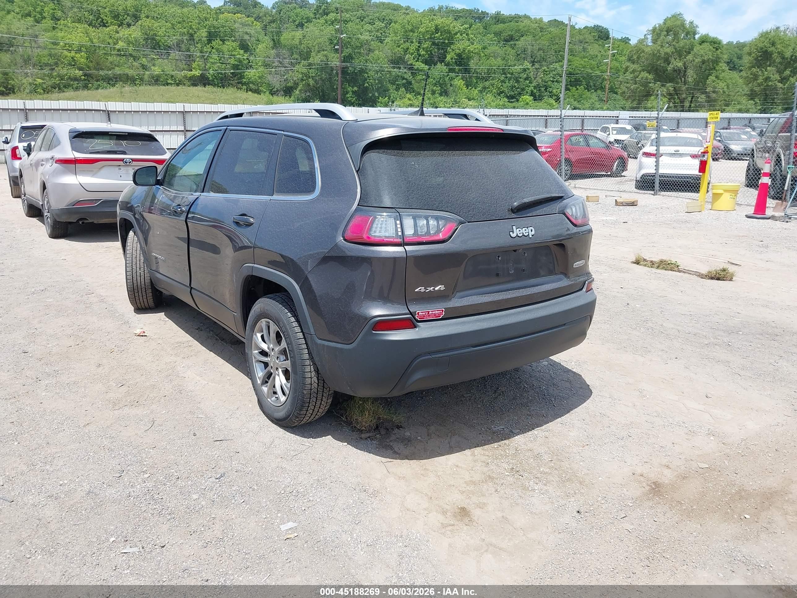 2019 Jeep Cherokee Latitude Plus 4x4 Gray vin: 1C4PJMLB0KD108422